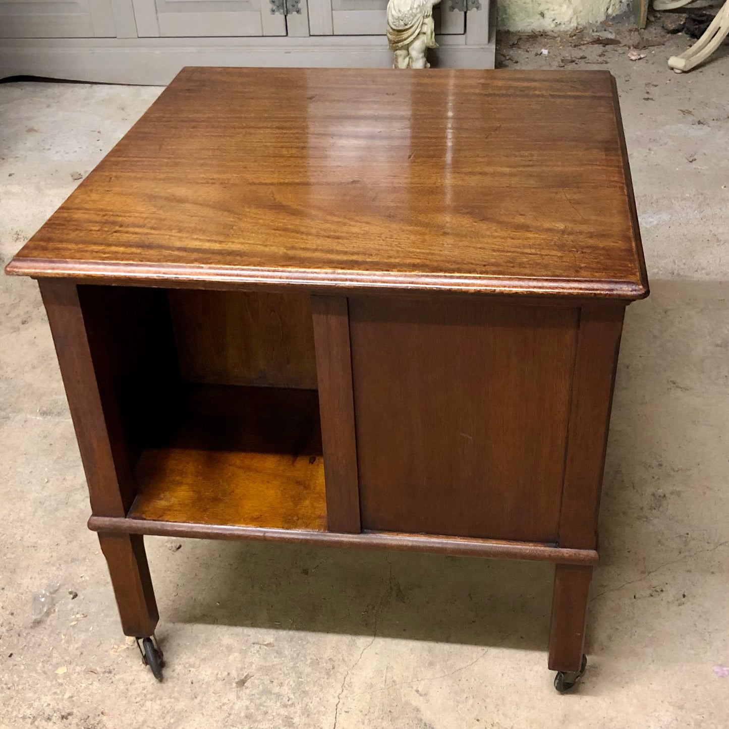 000525....Handsome Vintage Mahogany Coffee Table Bookcase