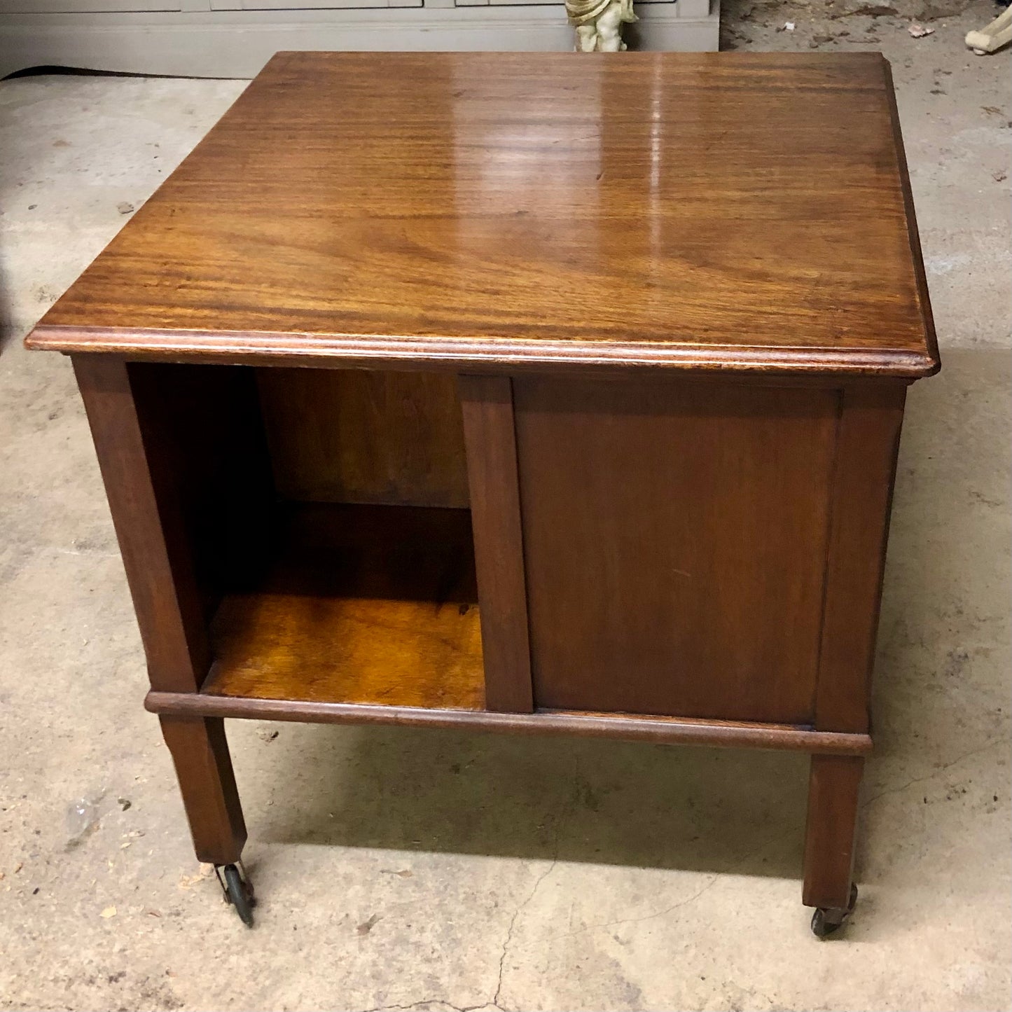 000525....Handsome Vintage Mahogany Coffee Table Bookcase