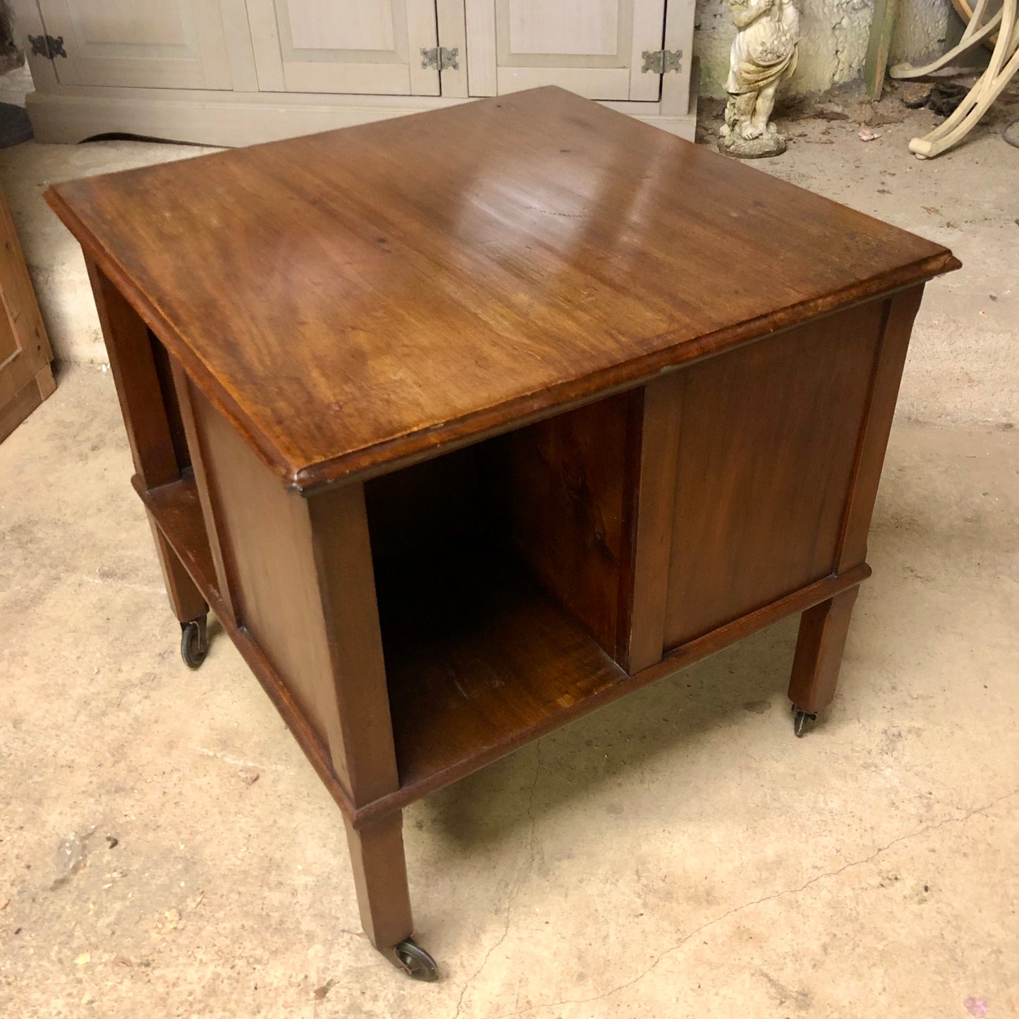 000525....Handsome Vintage Mahogany Coffee Table Bookcase