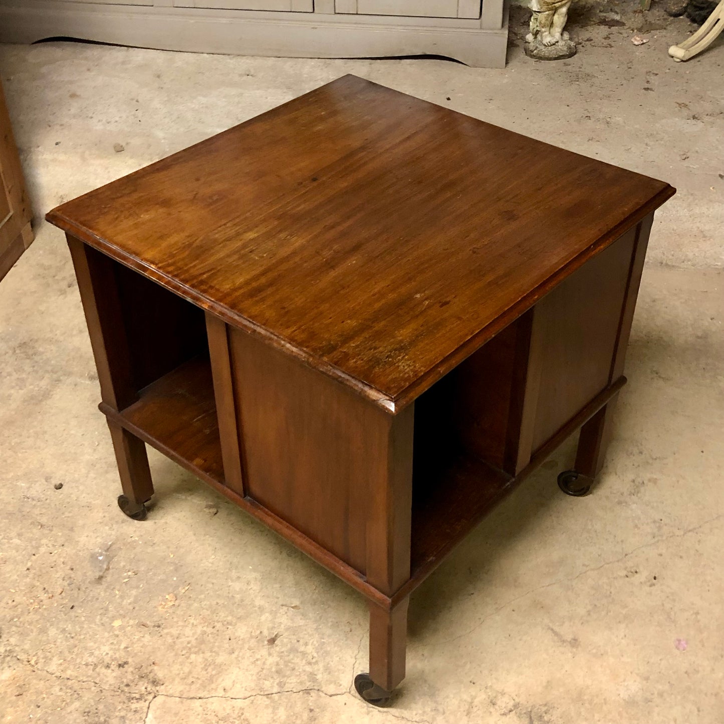 000525....Handsome Vintage Mahogany Coffee Table Bookcase