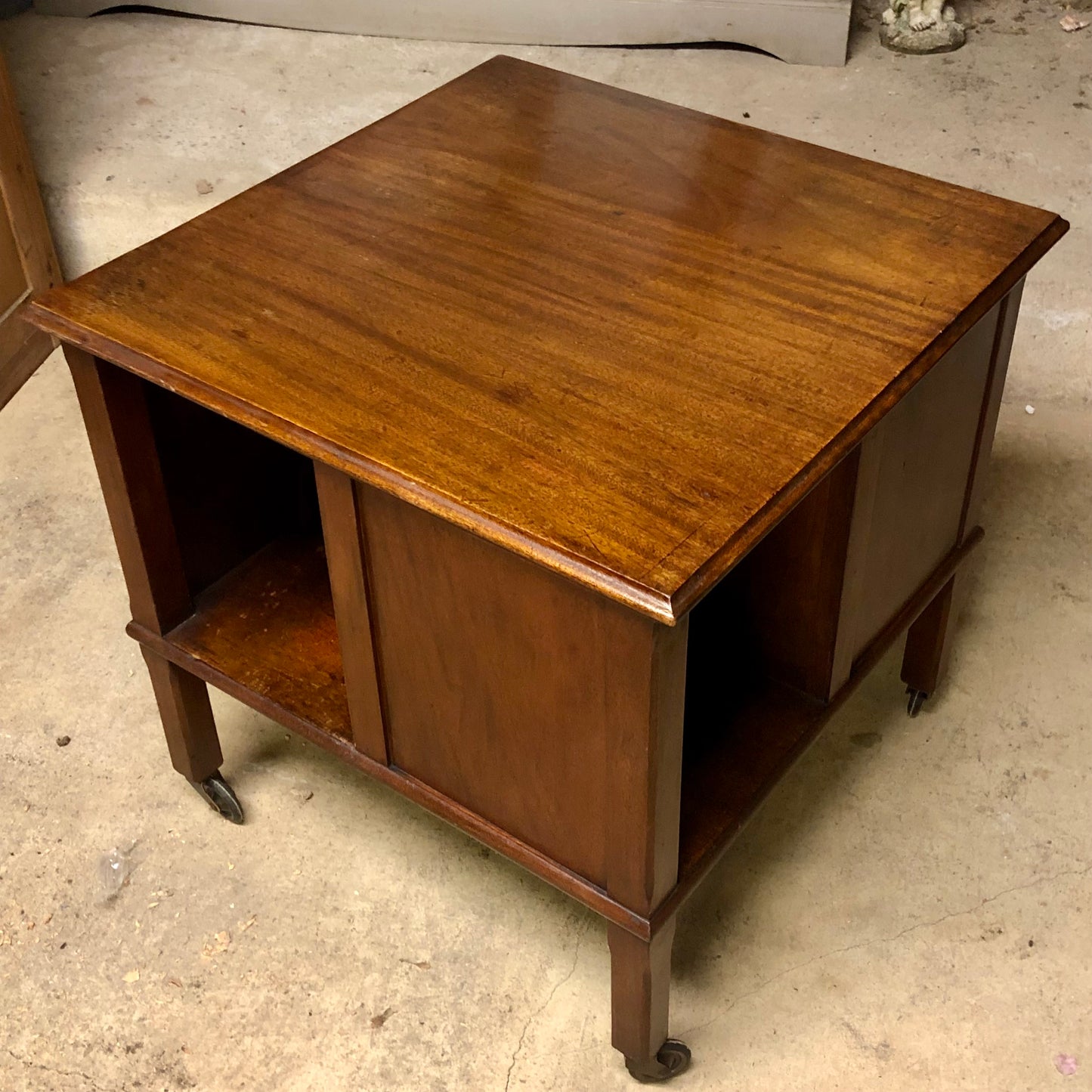 000525....Handsome Vintage Mahogany Coffee Table Bookcase