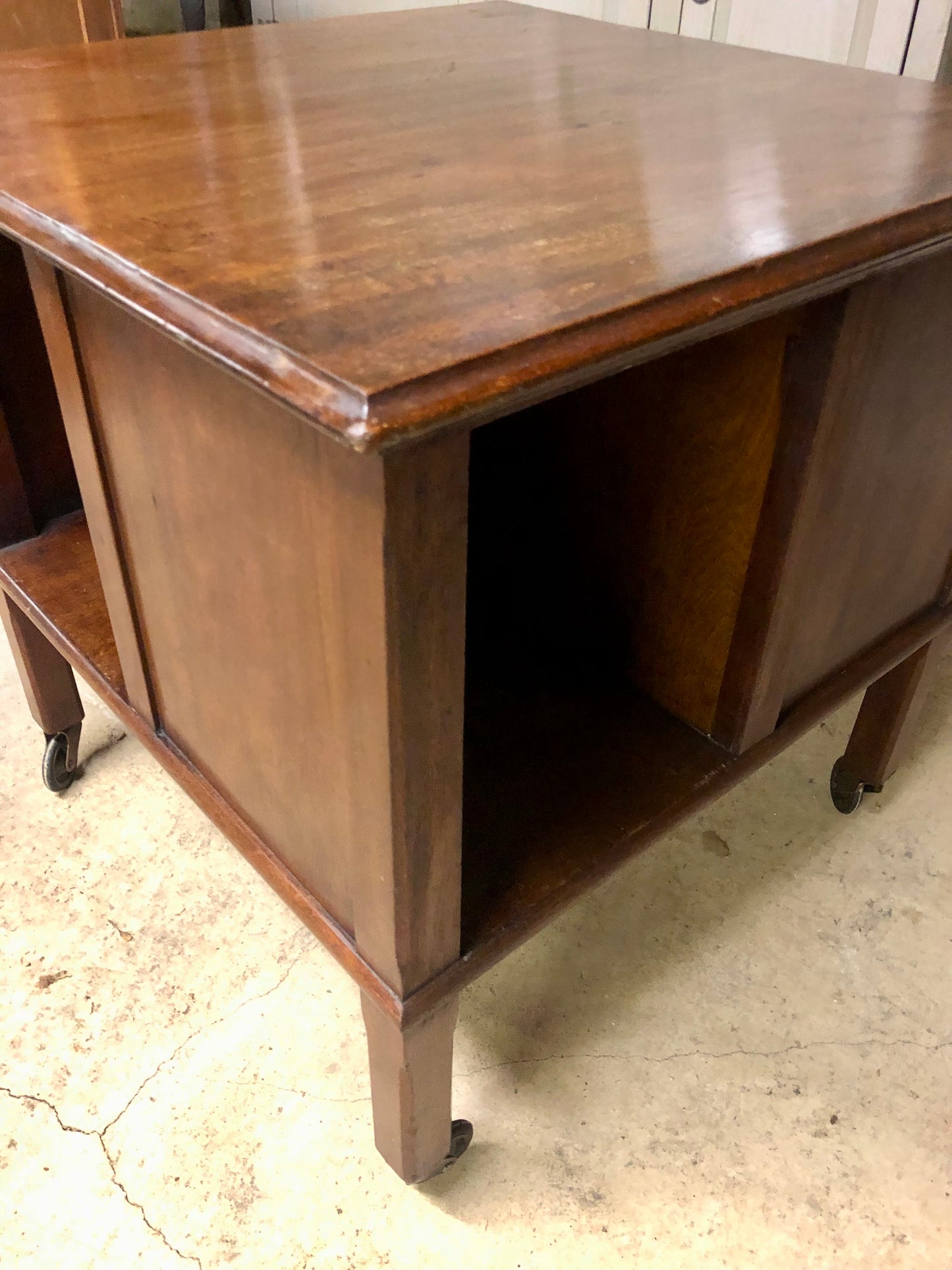 000525....Handsome Vintage Mahogany Coffee Table Bookcase