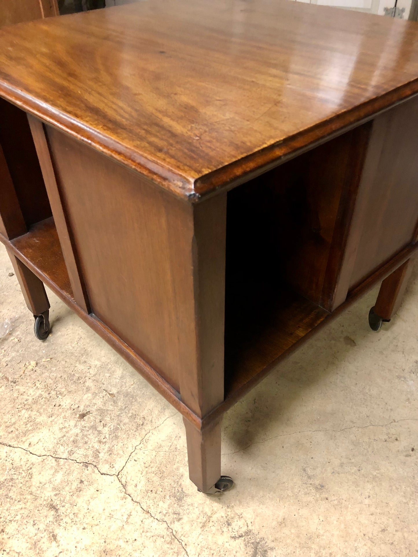000525....Handsome Vintage Mahogany Coffee Table Bookcase