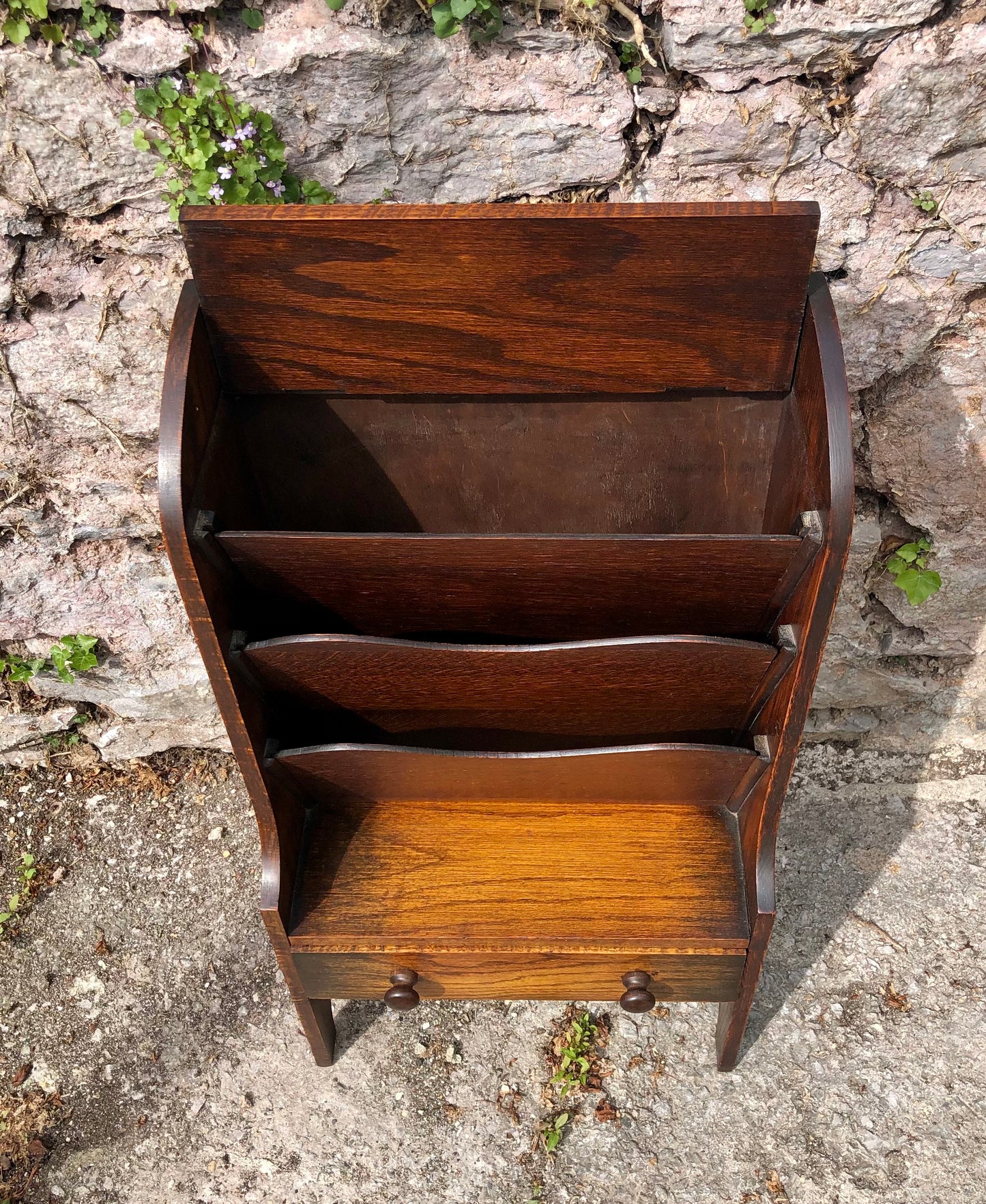 000522....Handsome Vintage Magazine Rack