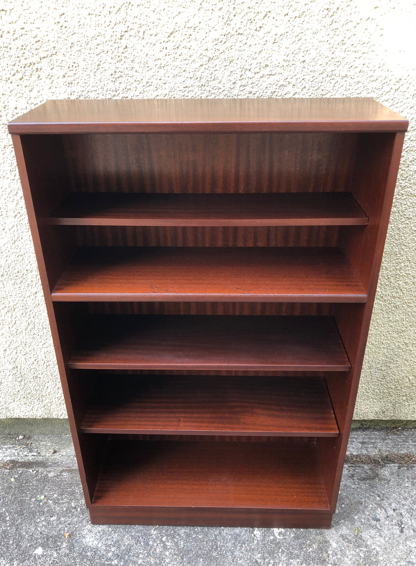 000520....Handsome Vintage Mahogany Bookcase
