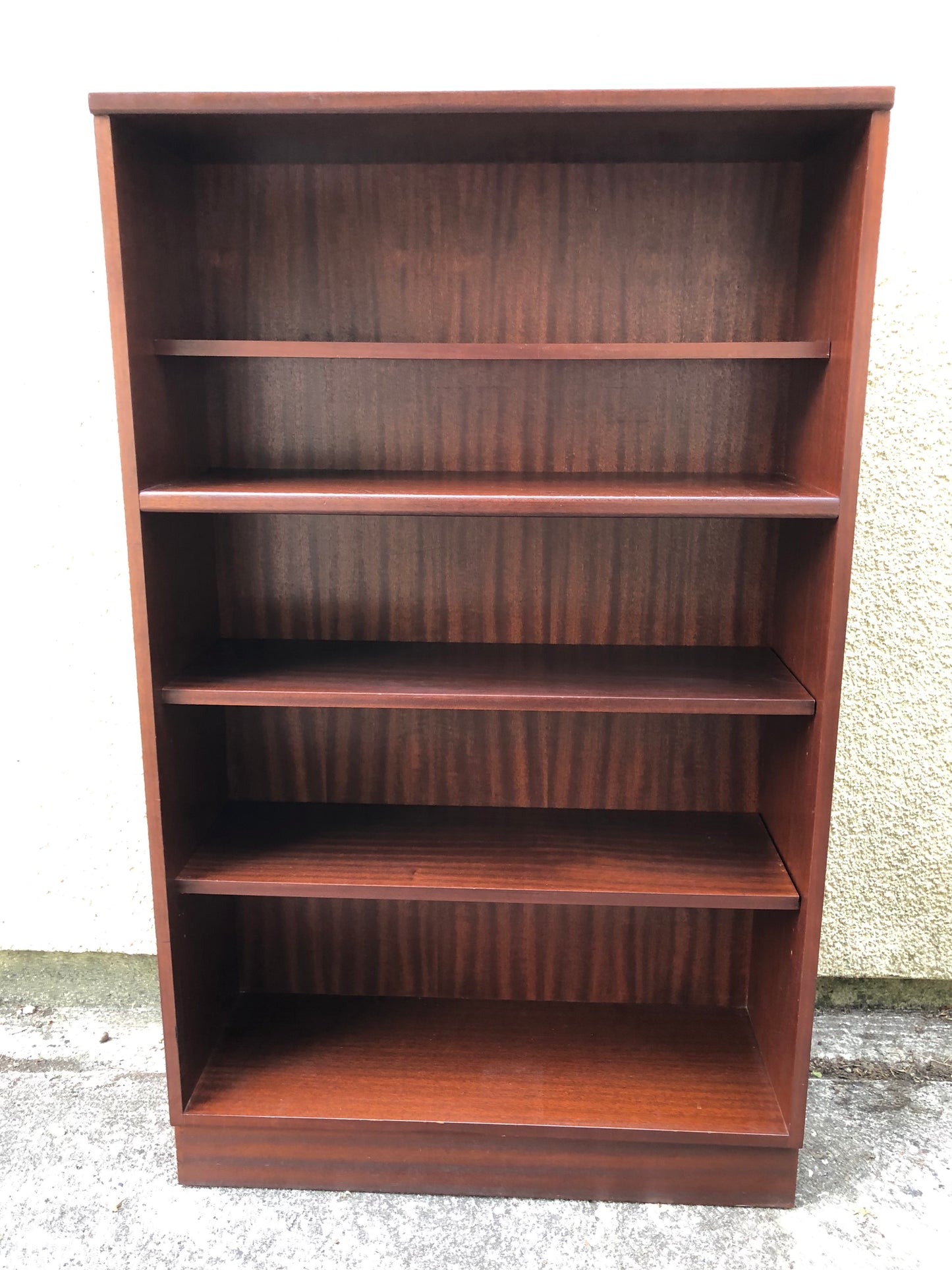 000520....Handsome Vintage Mahogany Bookcase