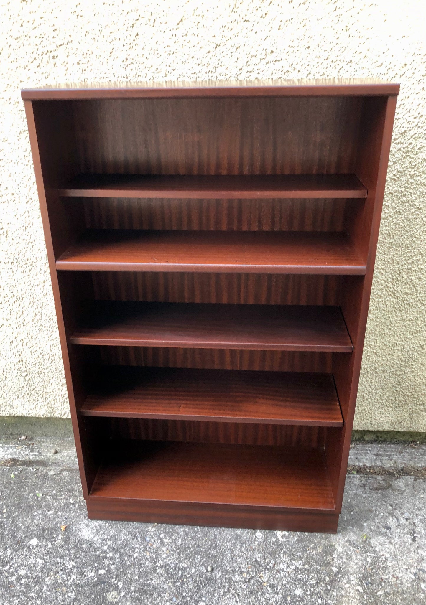 000520....Handsome Vintage Mahogany Bookcase