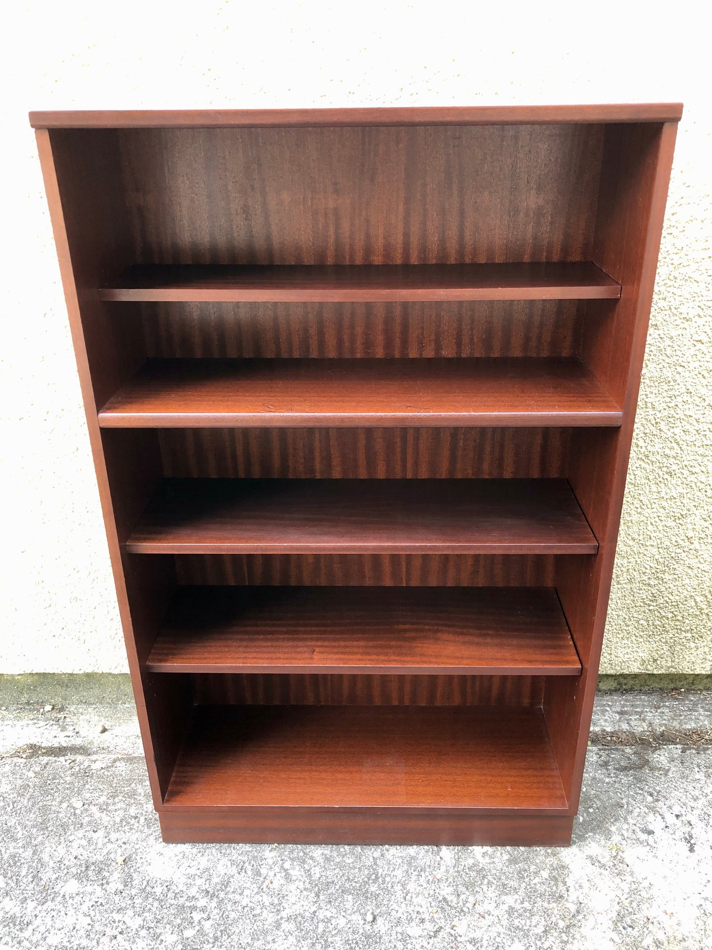 000520....Handsome Vintage Mahogany Bookcase