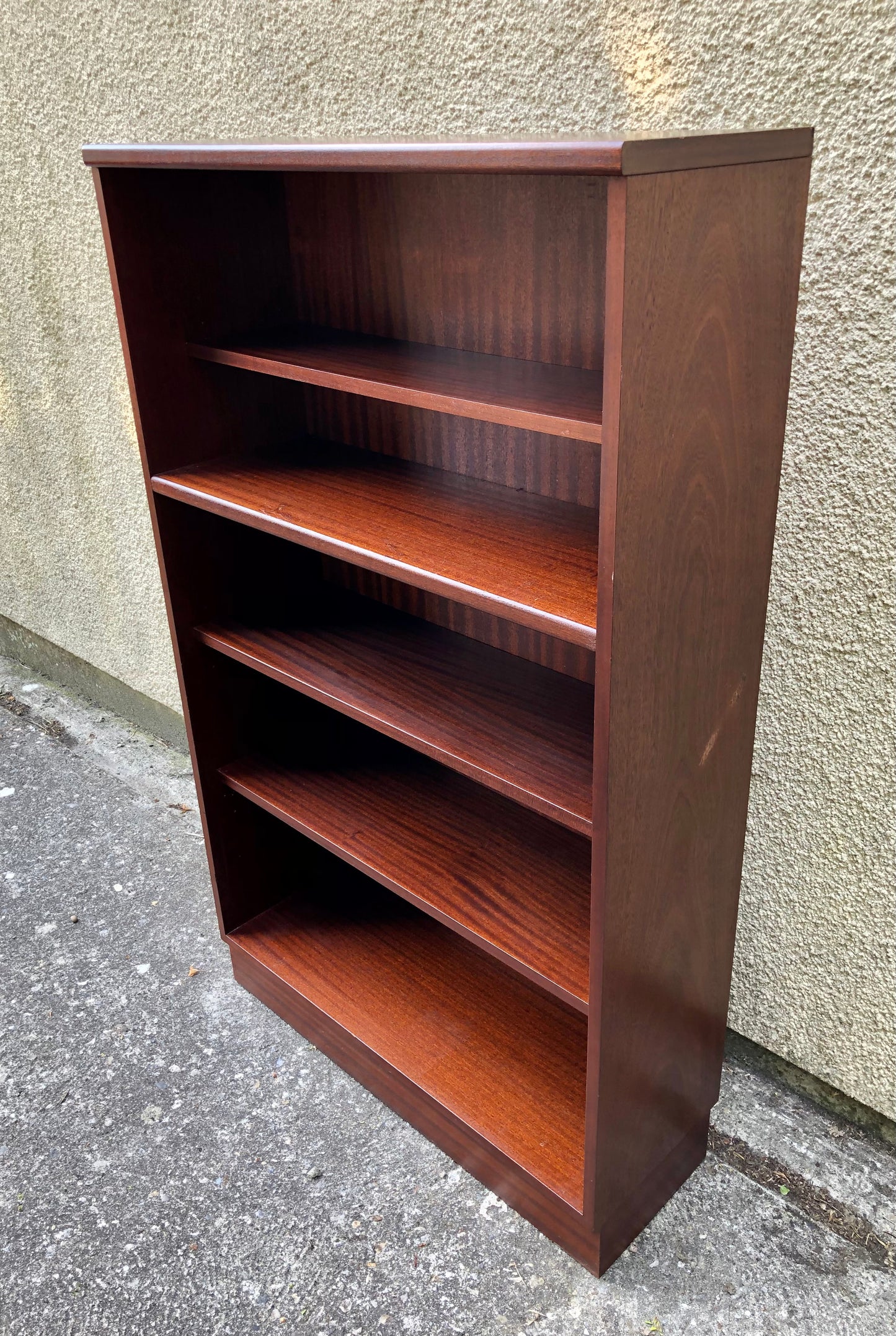 000520....Handsome Vintage Mahogany Bookcase