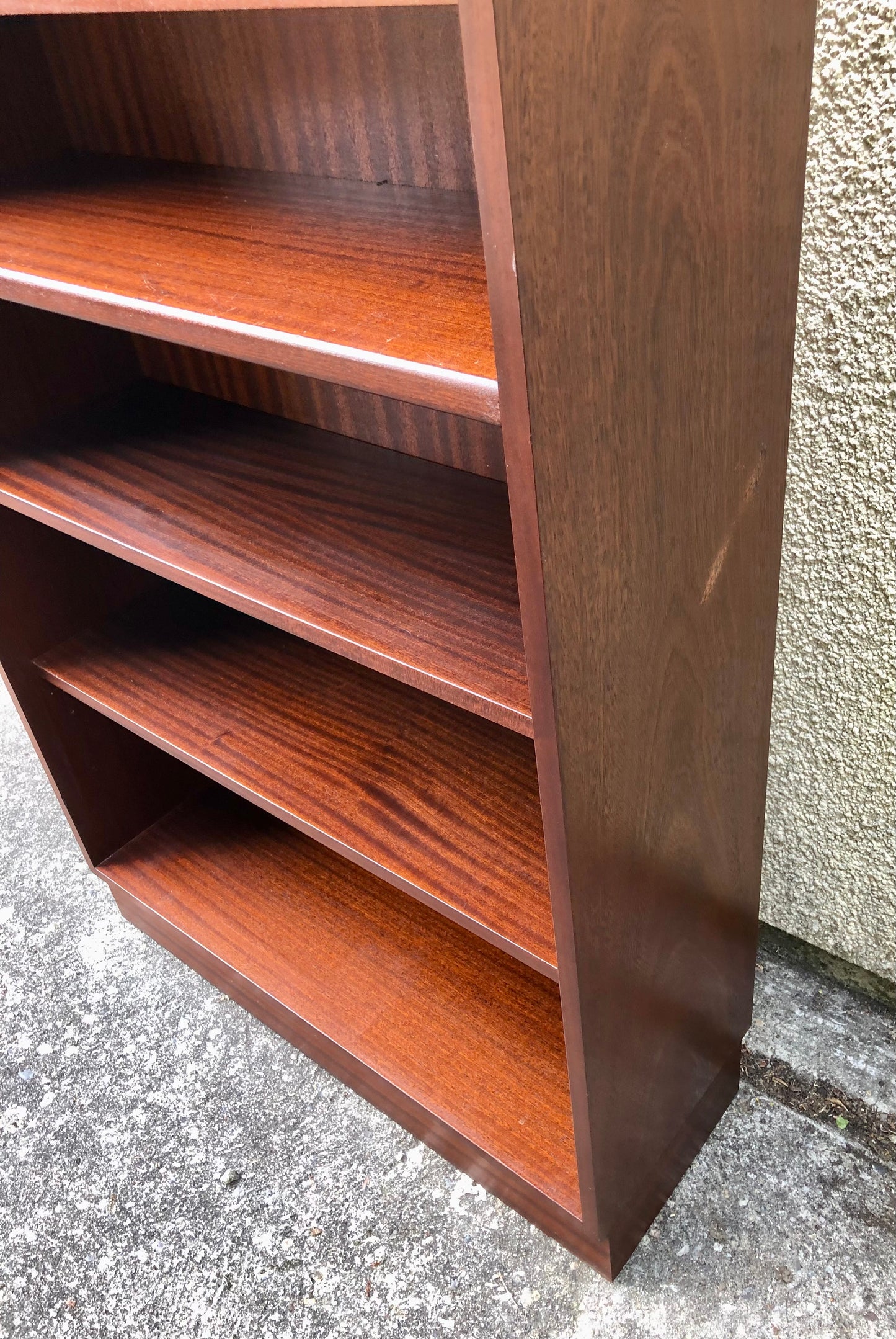 000520....Handsome Vintage Mahogany Bookcase