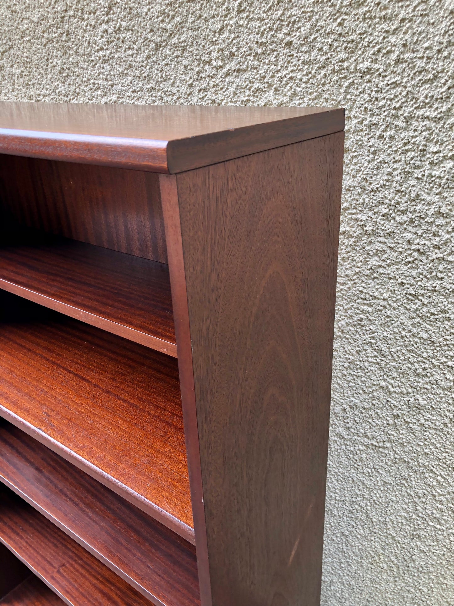 000520....Handsome Vintage Mahogany Bookcase