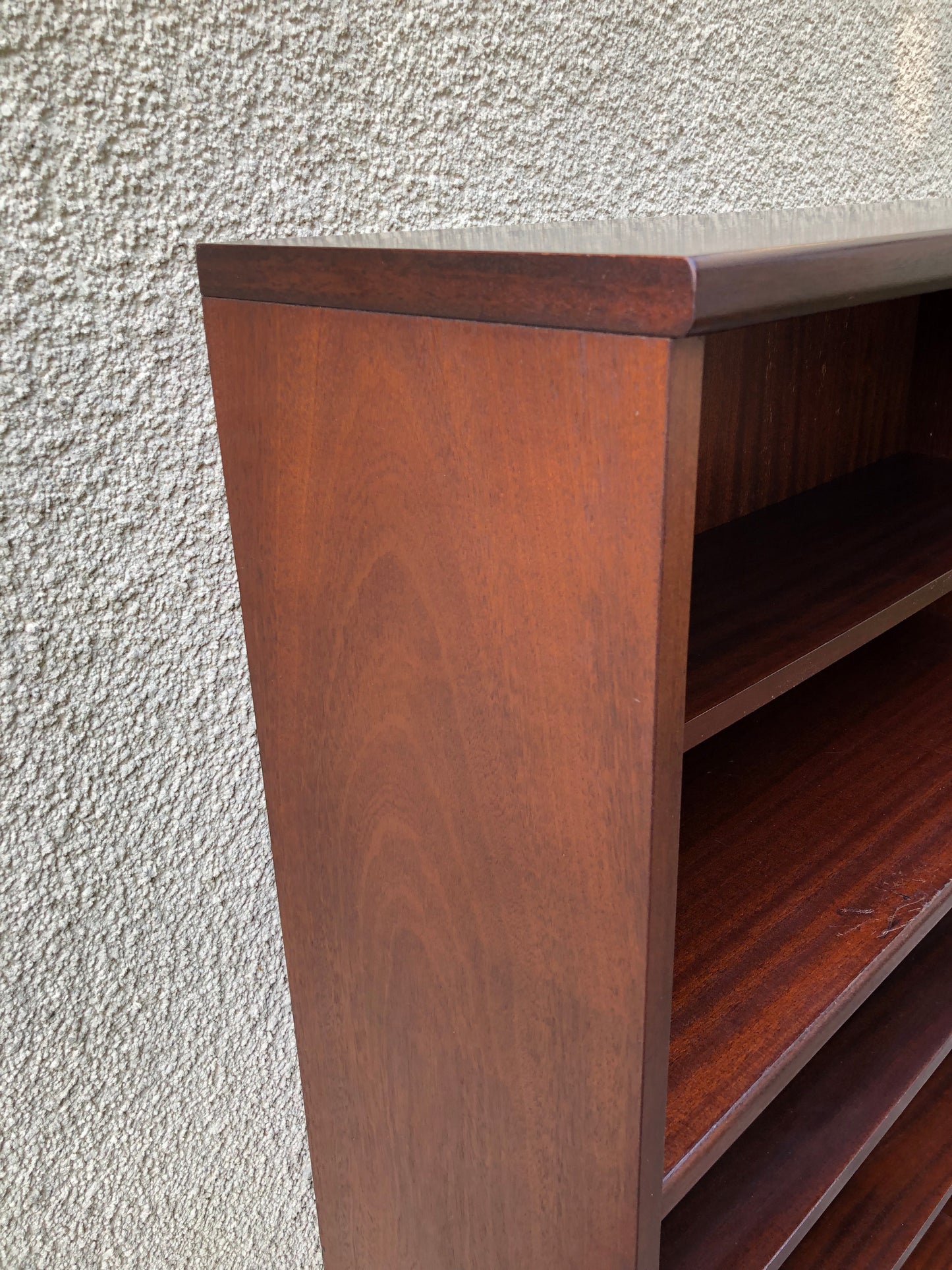 000520....Handsome Vintage Mahogany Bookcase