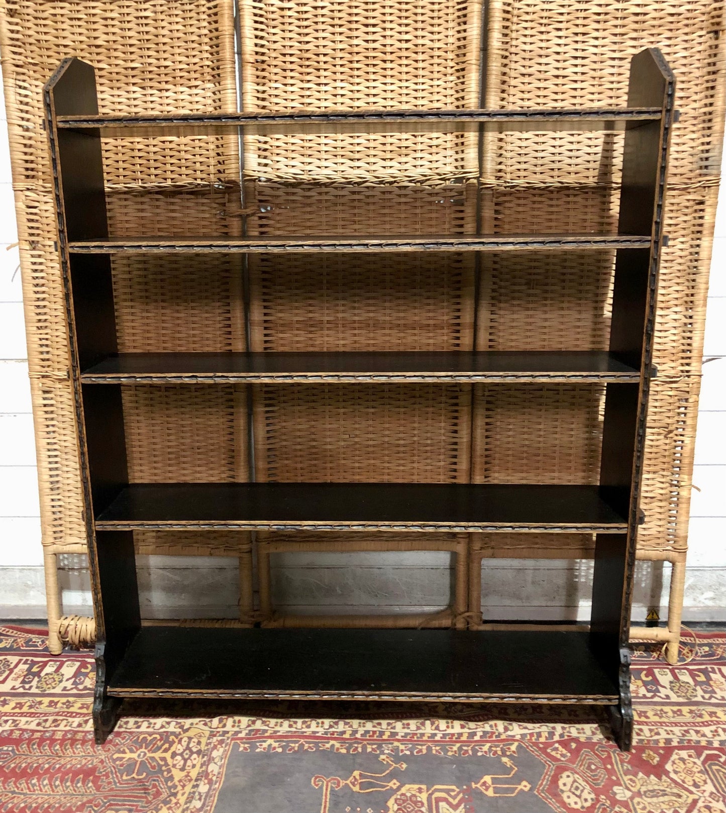 000519....Handsome Antique Carved Oak Bookcase/Bookshelves