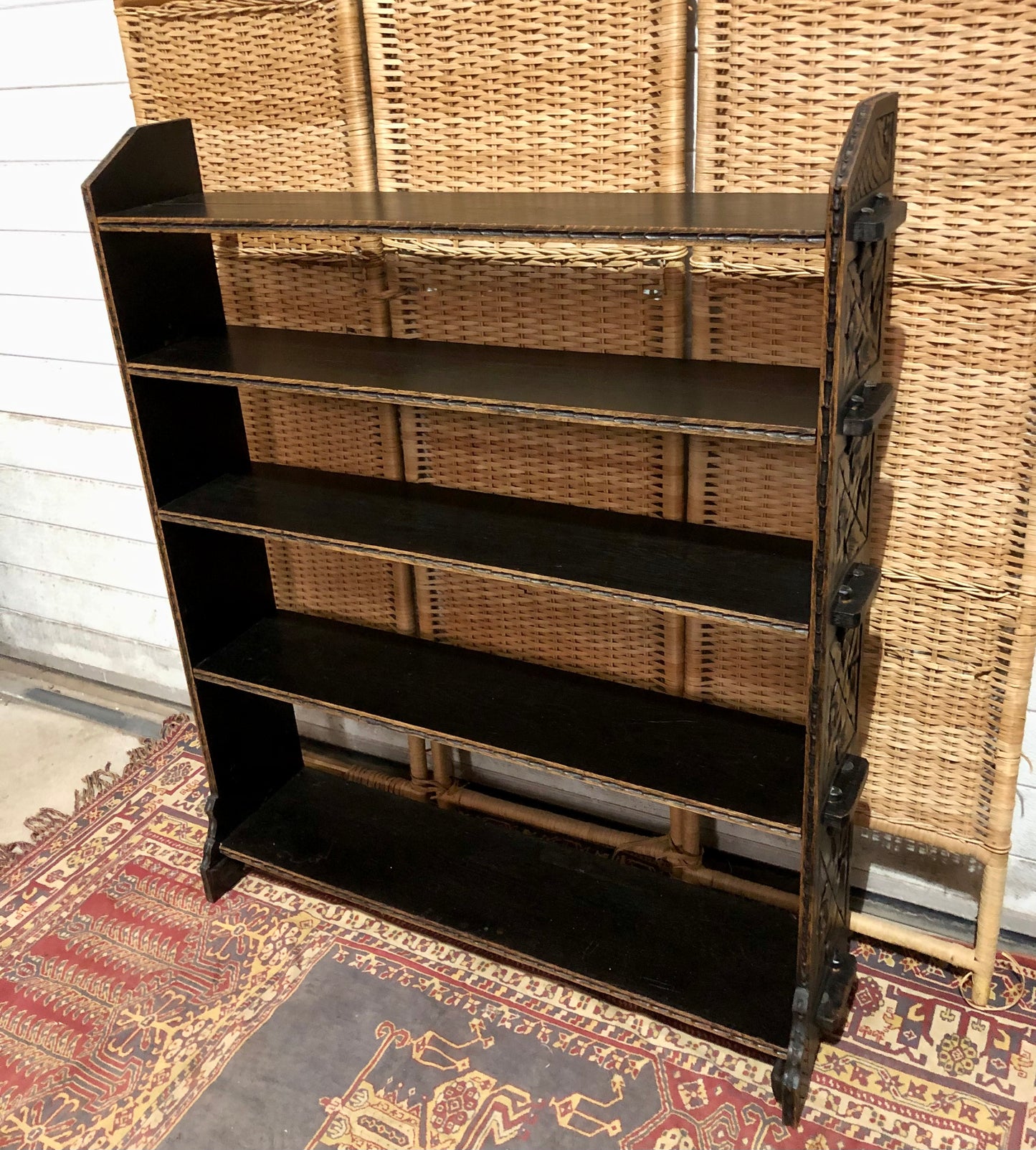 000519....Handsome Antique Carved Oak Bookcase/Bookshelves