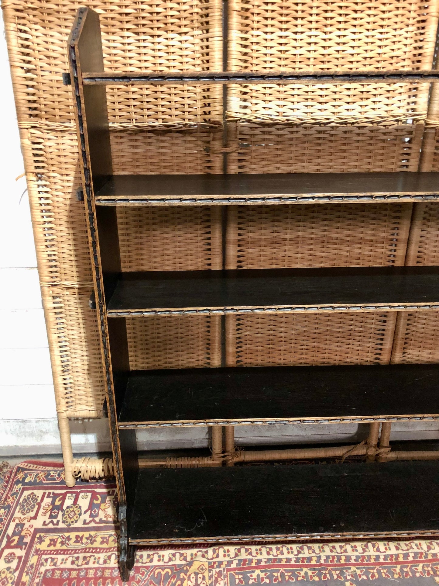 000519....Handsome Antique Carved Oak Bookcase/Bookshelves
