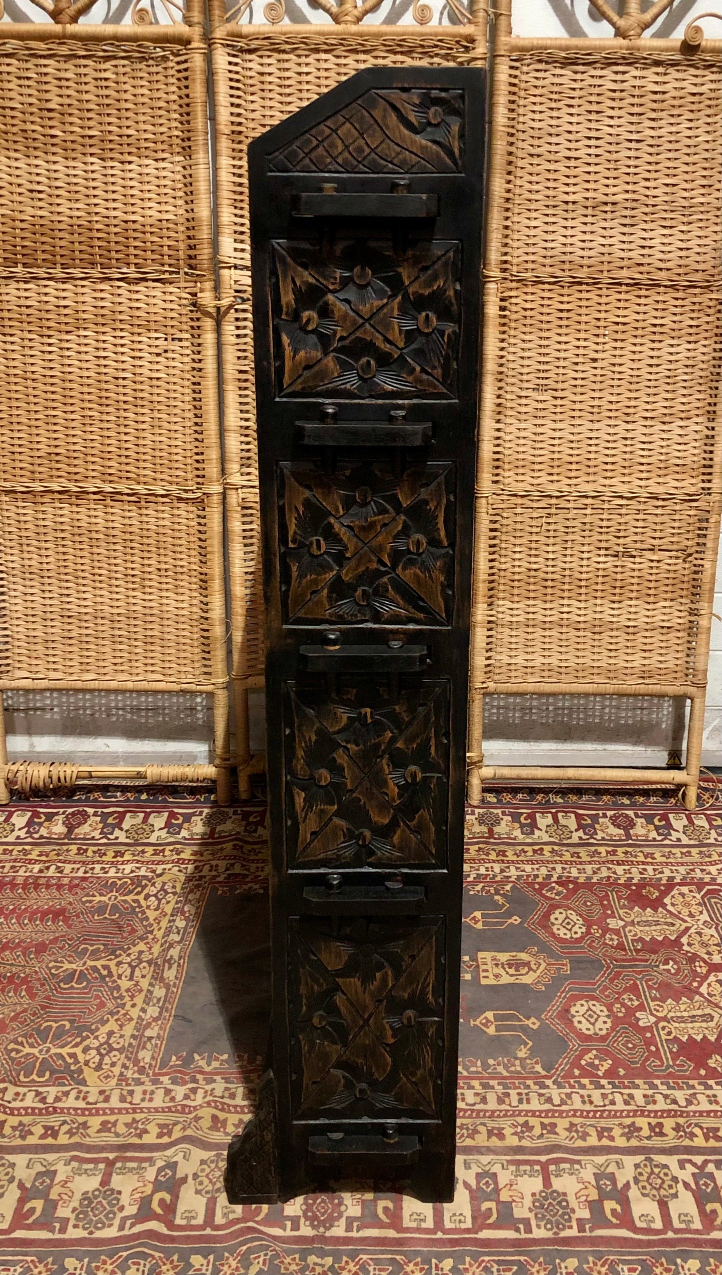000519....Handsome Antique Carved Oak Bookcase/Bookshelves