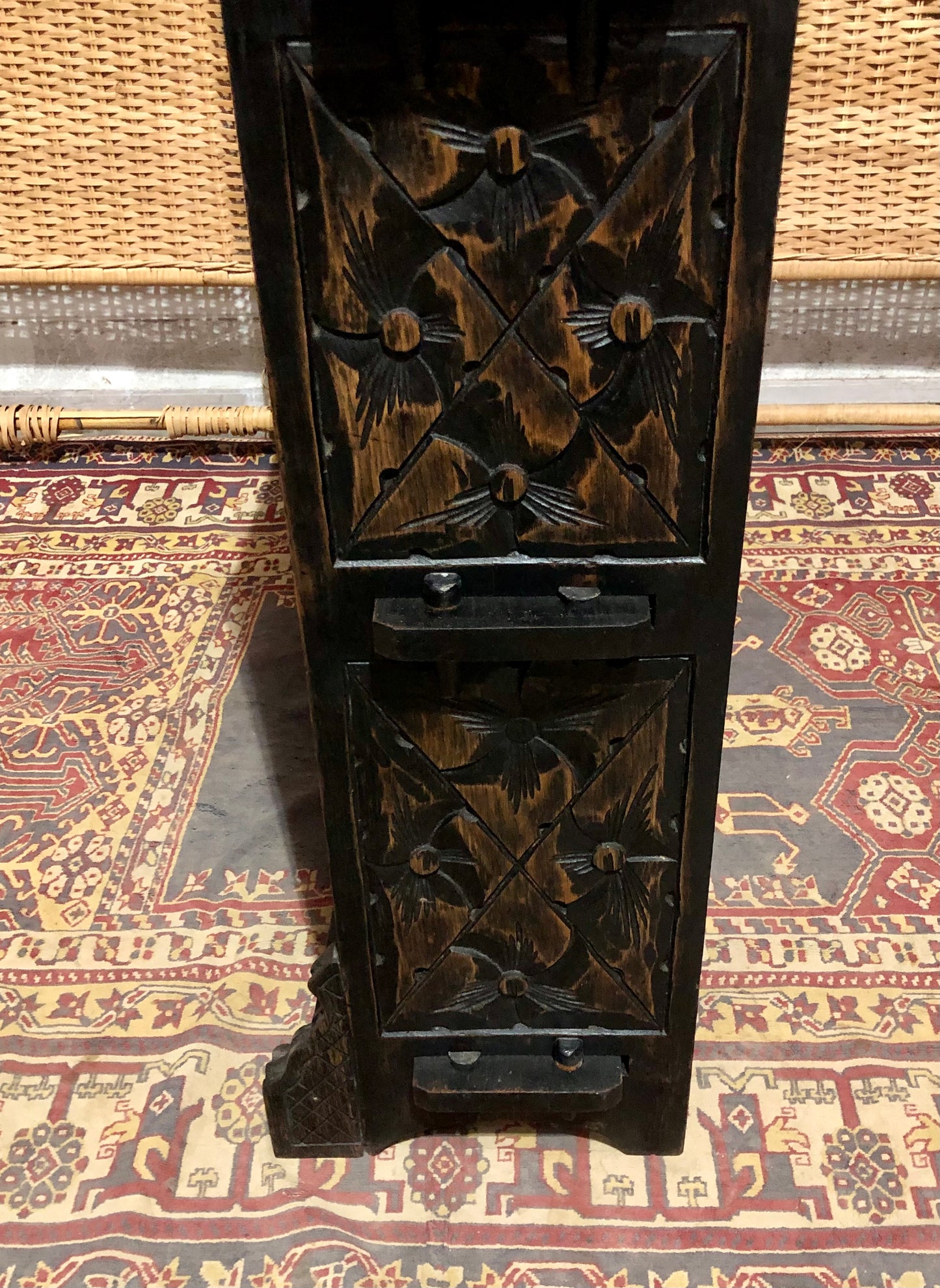 000519....Handsome Antique Carved Oak Bookcase/Bookshelves