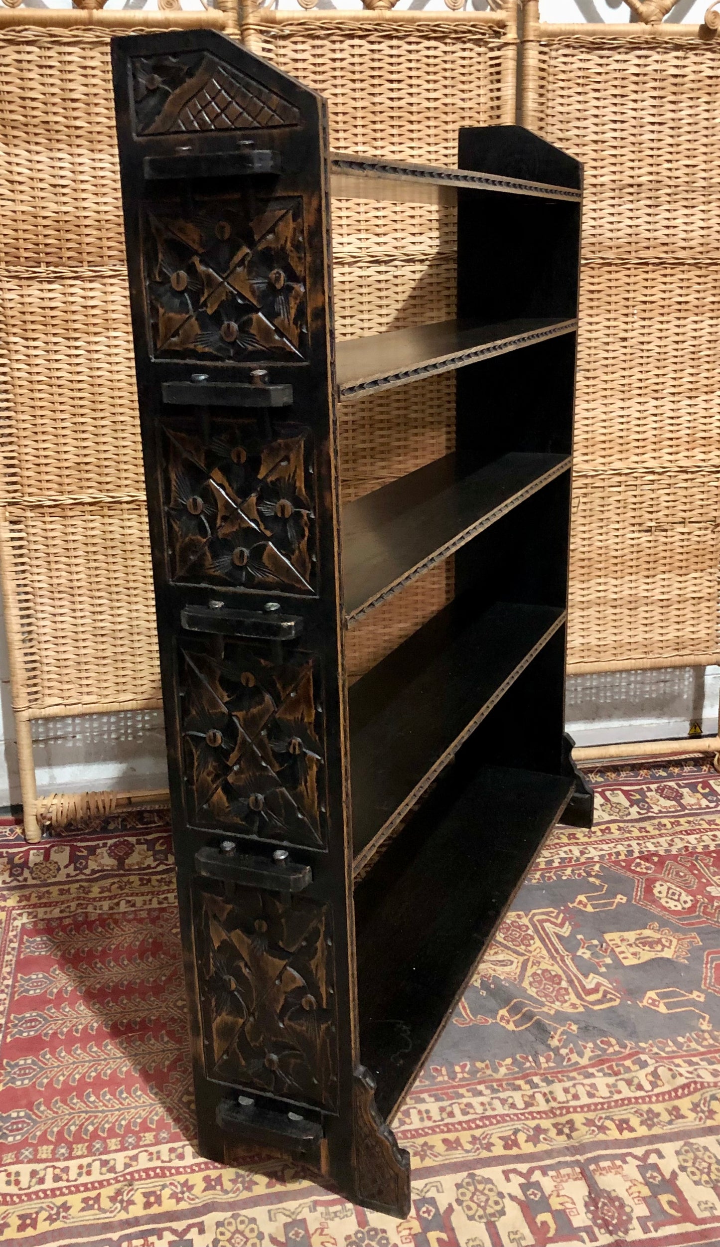000519....Handsome Antique Carved Oak Bookcase/Bookshelves
