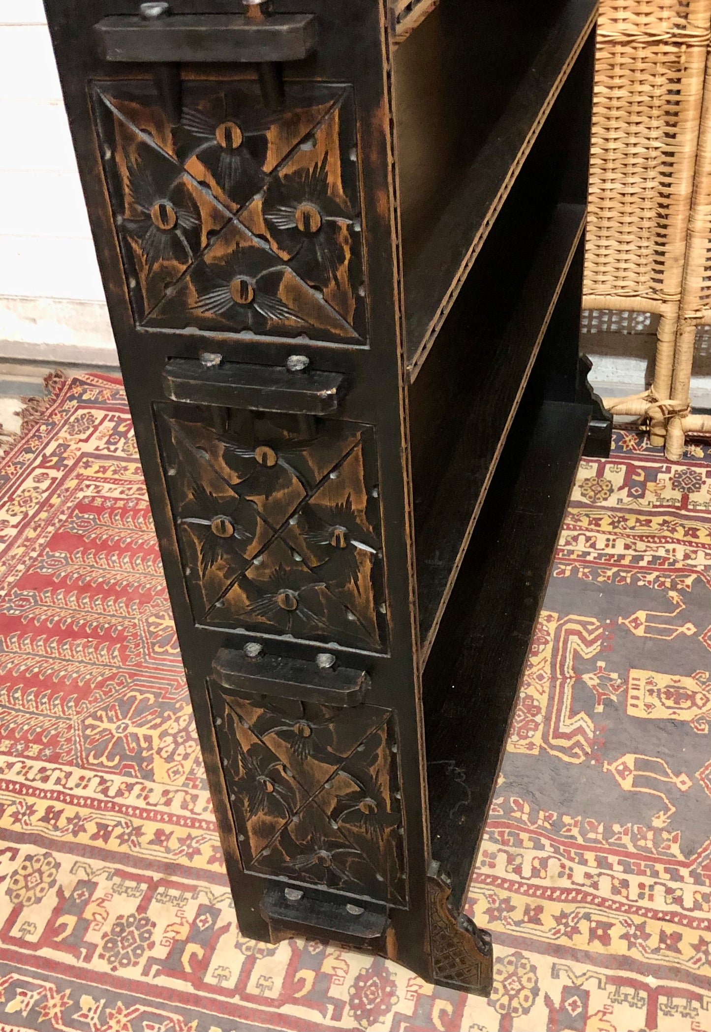 000519....Handsome Antique Carved Oak Bookcase/Bookshelves