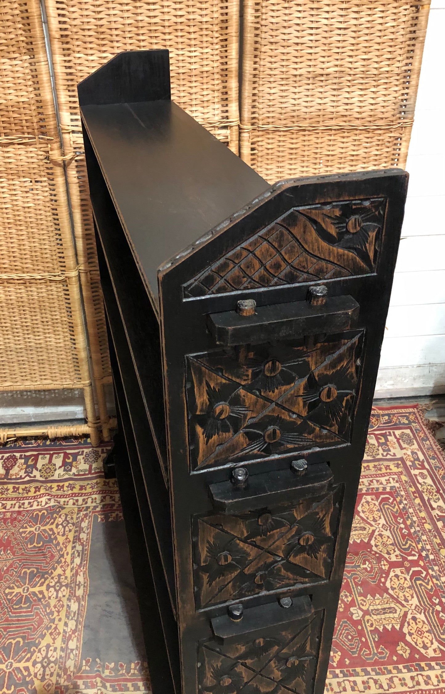 000519....Handsome Antique Carved Oak Bookcase/Bookshelves