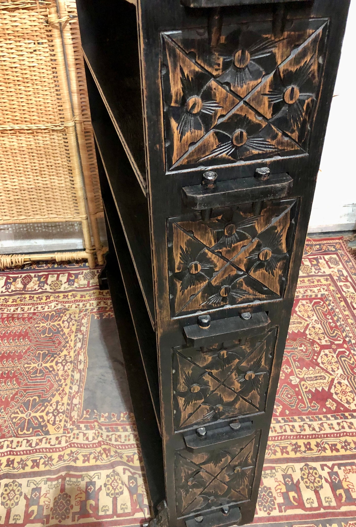 000519....Handsome Antique Carved Oak Bookcase/Bookshelves
