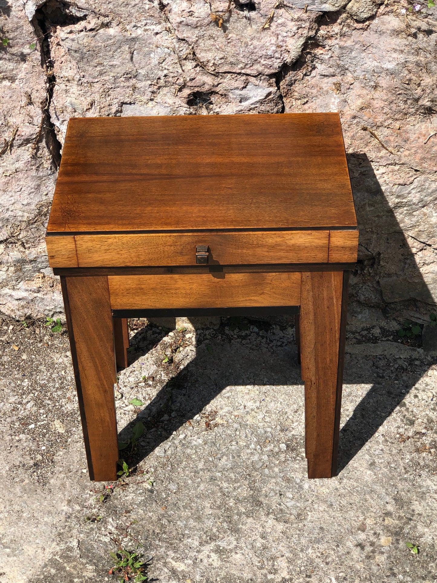 000516....Art Deco Lamp Table In Walnut