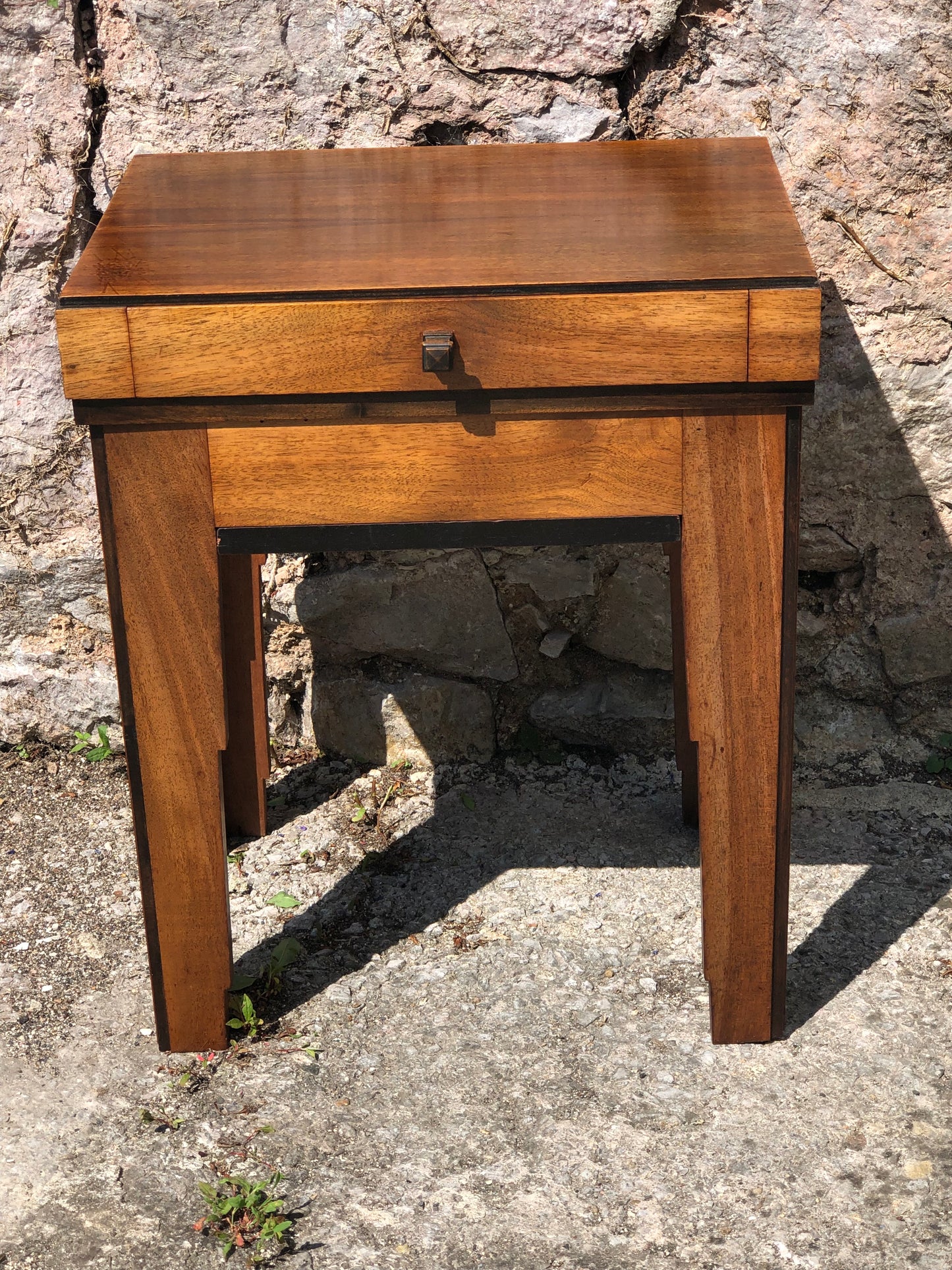 000516....Art Deco Lamp Table In Walnut
