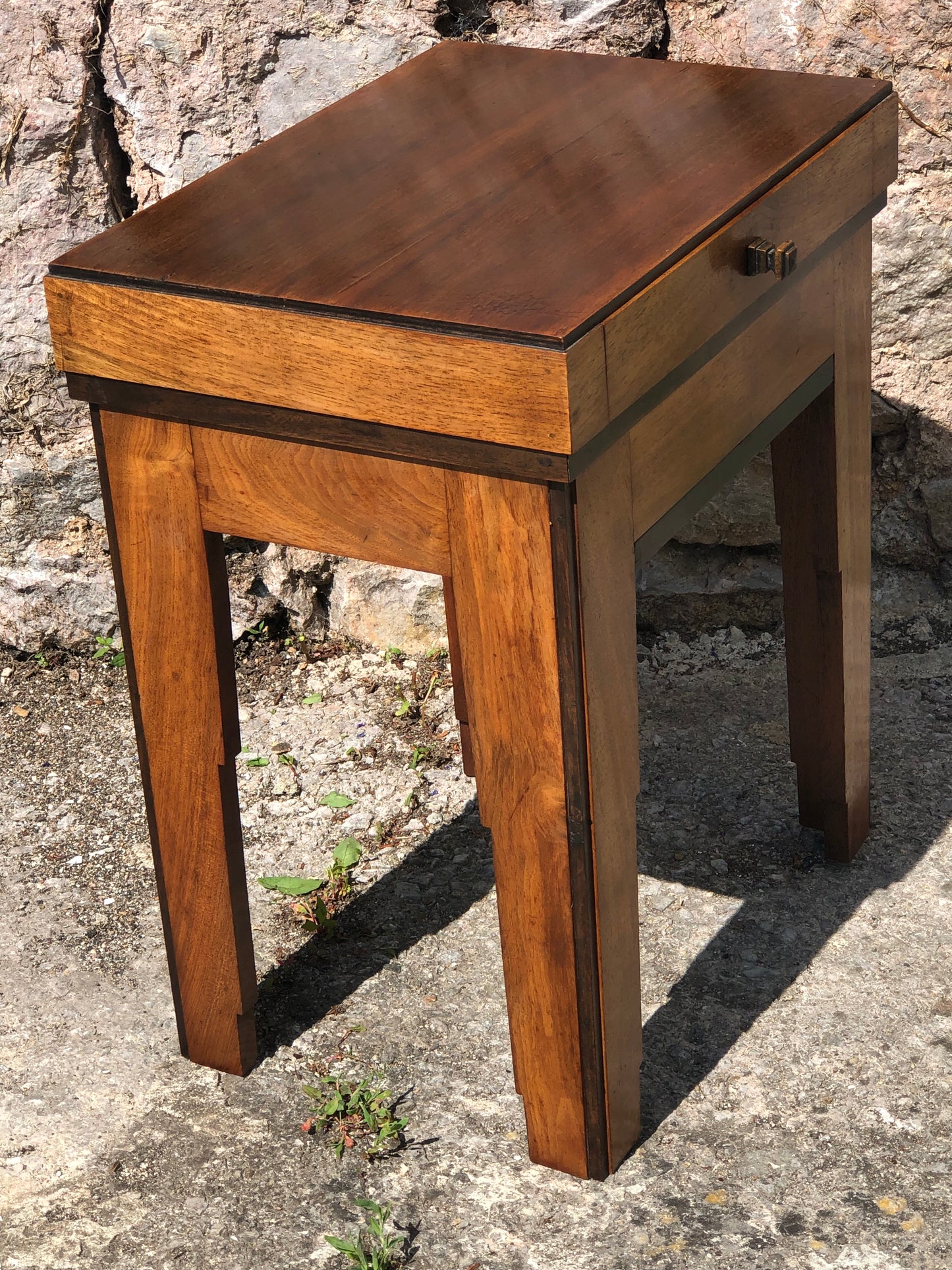 000516....Art Deco Lamp Table In Walnut