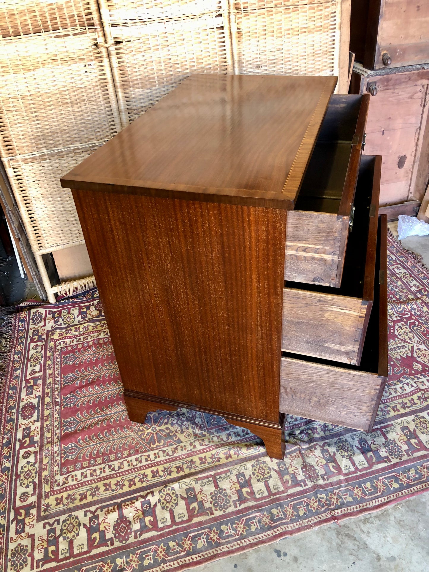 000513....Chest Of Drawers Vintage Mahogany