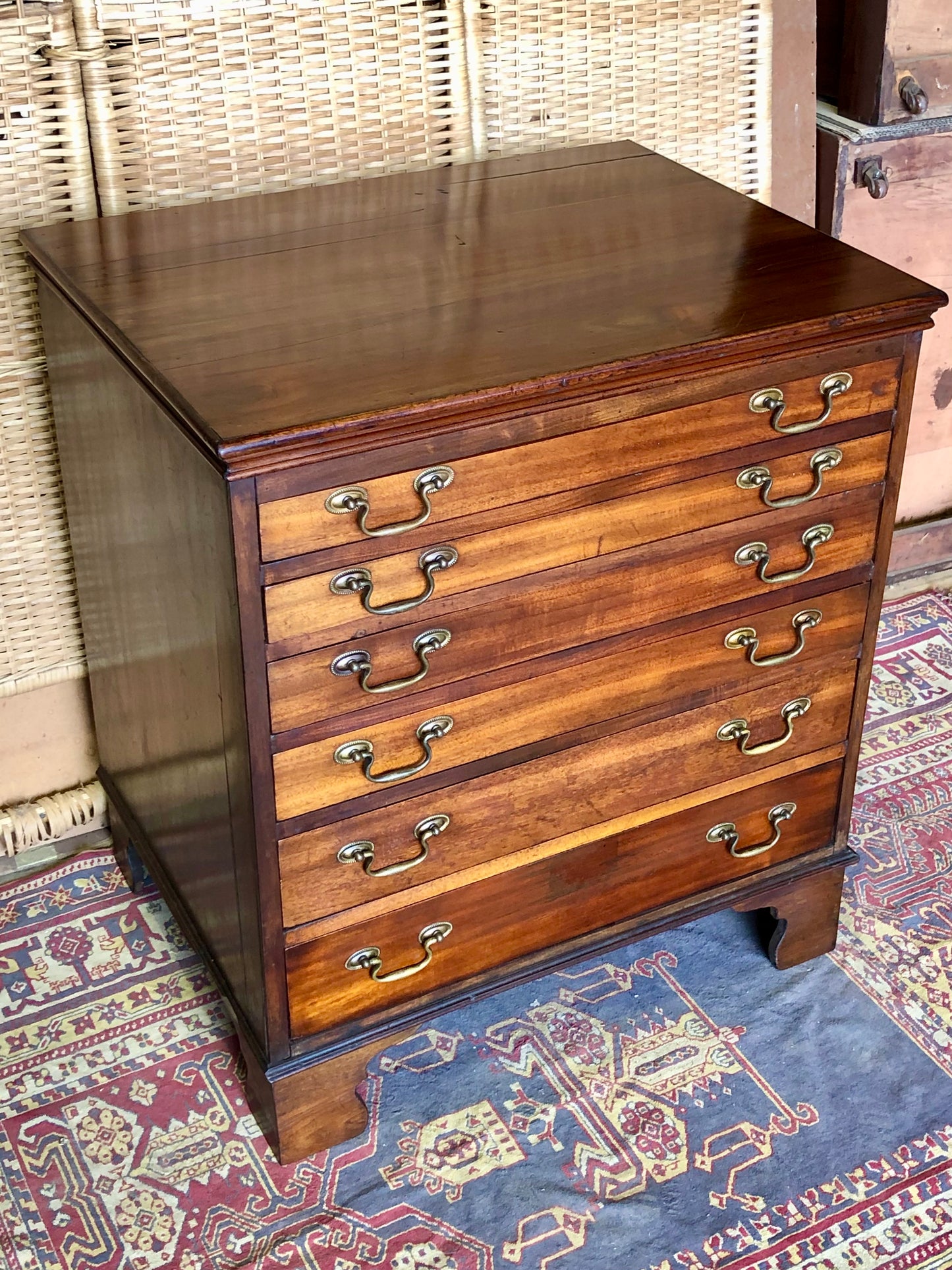 000511....Handsome Antique Collectors Chest Or Chart Chest