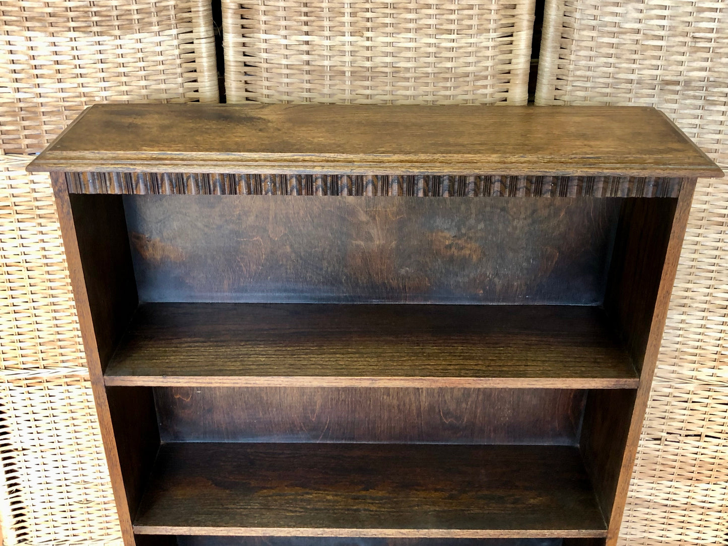 000510....Handsome Vintage Oak Bookcase