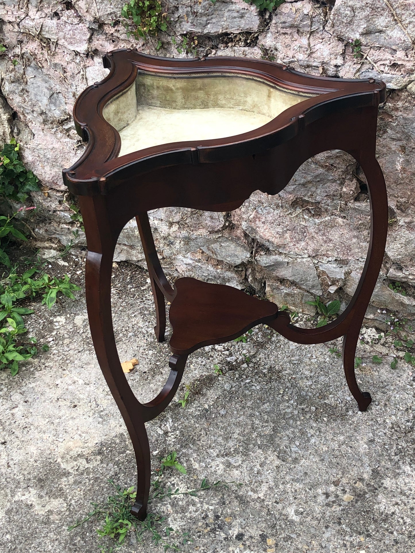 000508....Handsome Edwardian Mahogany Bijouterie Display Table