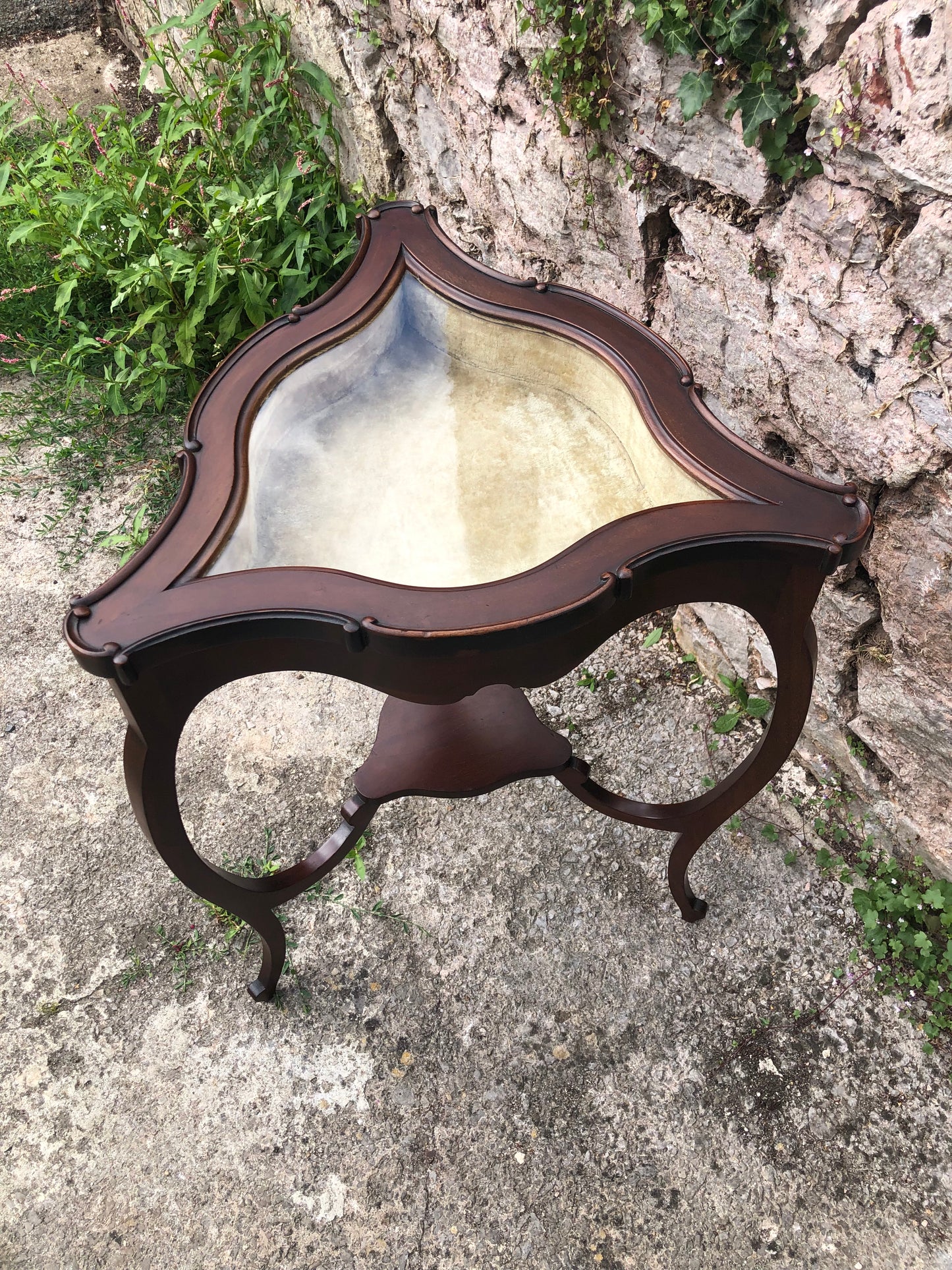 000508....Handsome Edwardian Mahogany Bijouterie Display Table