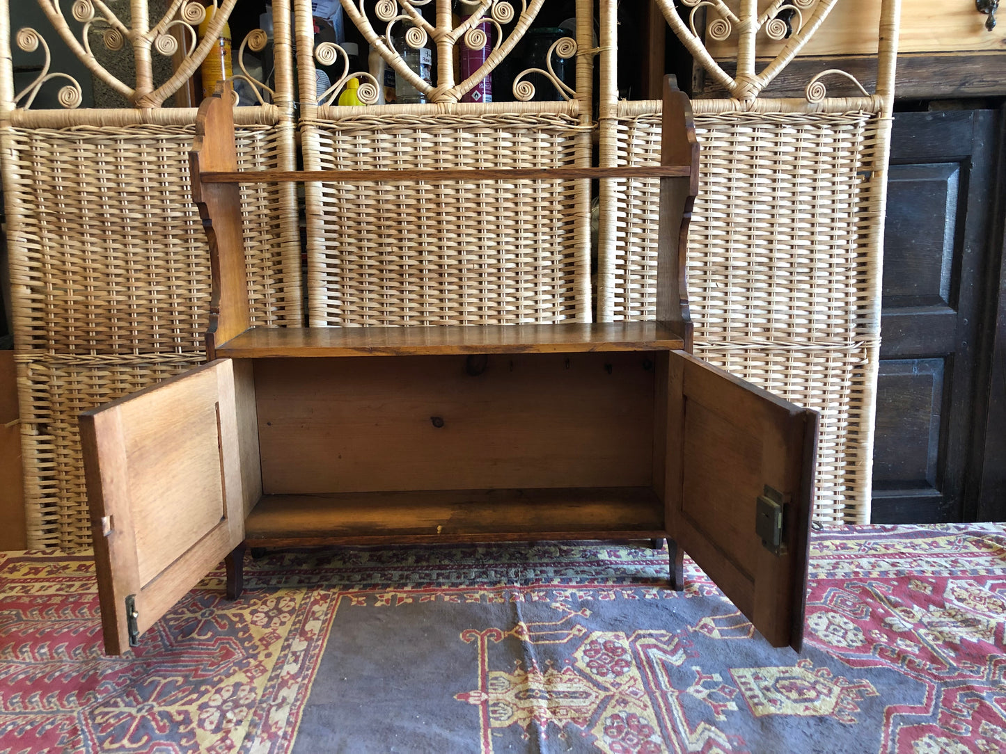 000507....Handsome Arts And Crafts Wall Cabinet