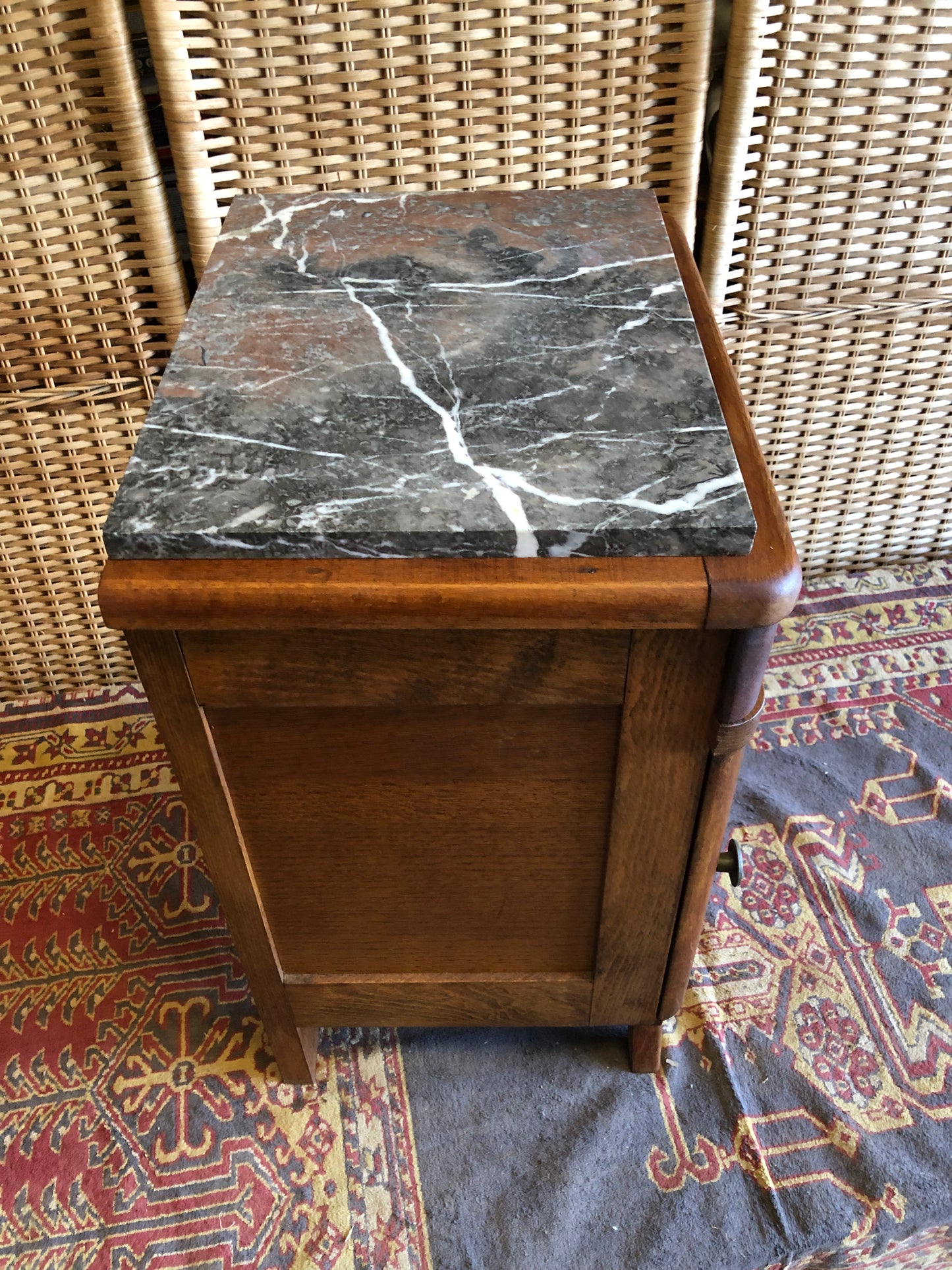 000506....Handsome Small Art Deco Bedside Lamp Table