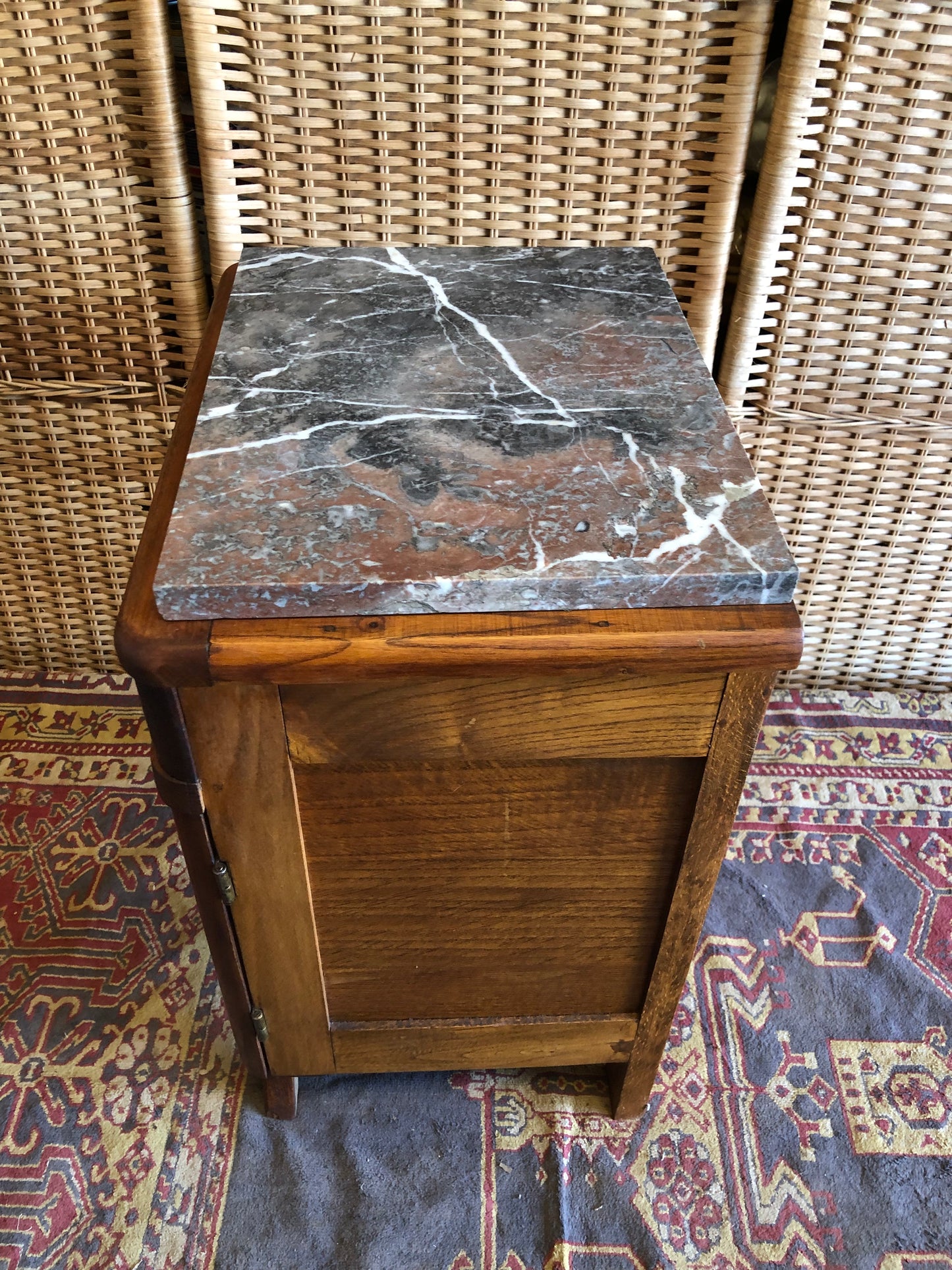 000506....Handsome Small Art Deco Bedside Lamp Table
