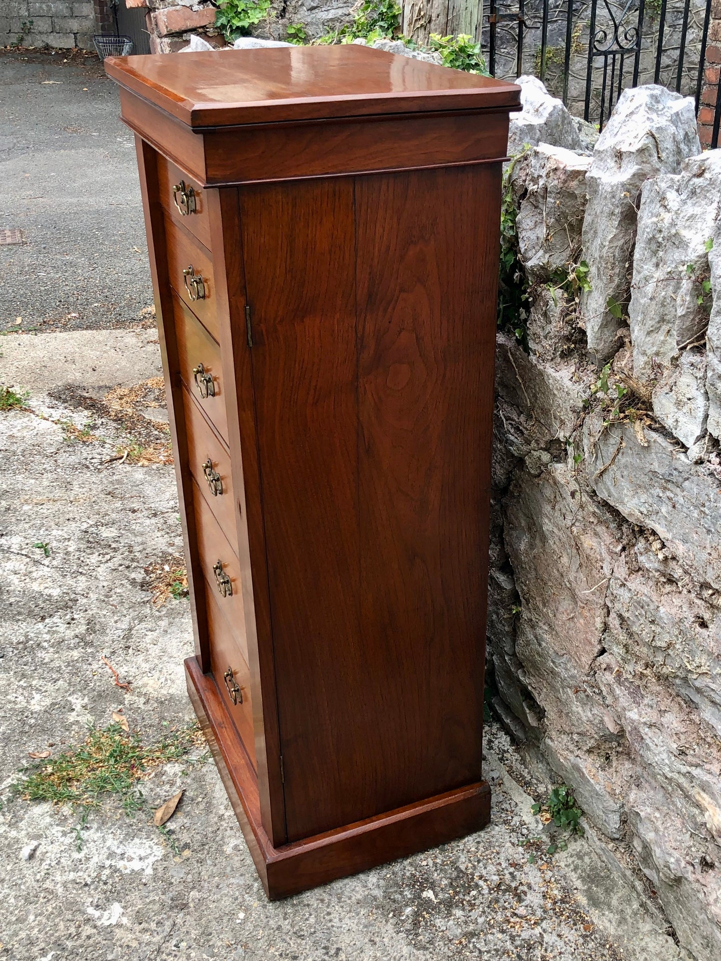 000505....Handsome Antique Walnut Wellington Chest Of Drawers