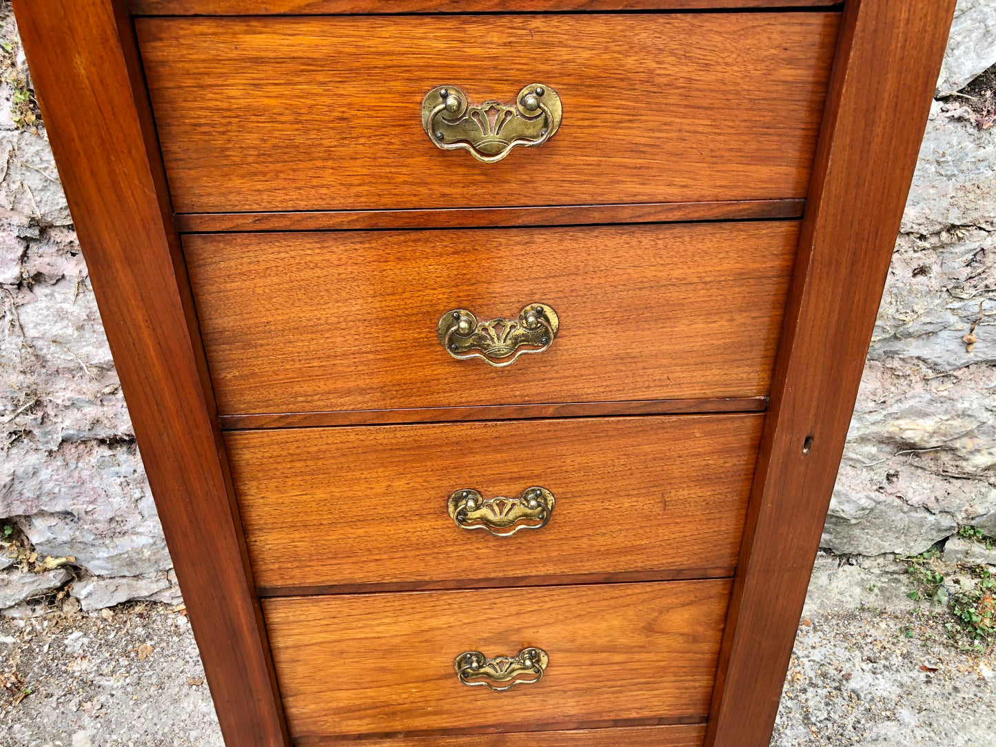 000505....Handsome Antique Walnut Wellington Chest Of Drawers