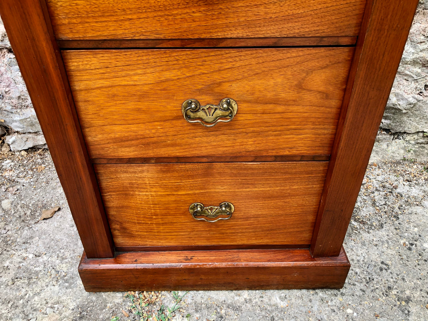 000505....Handsome Antique Walnut Wellington Chest Of Drawers
