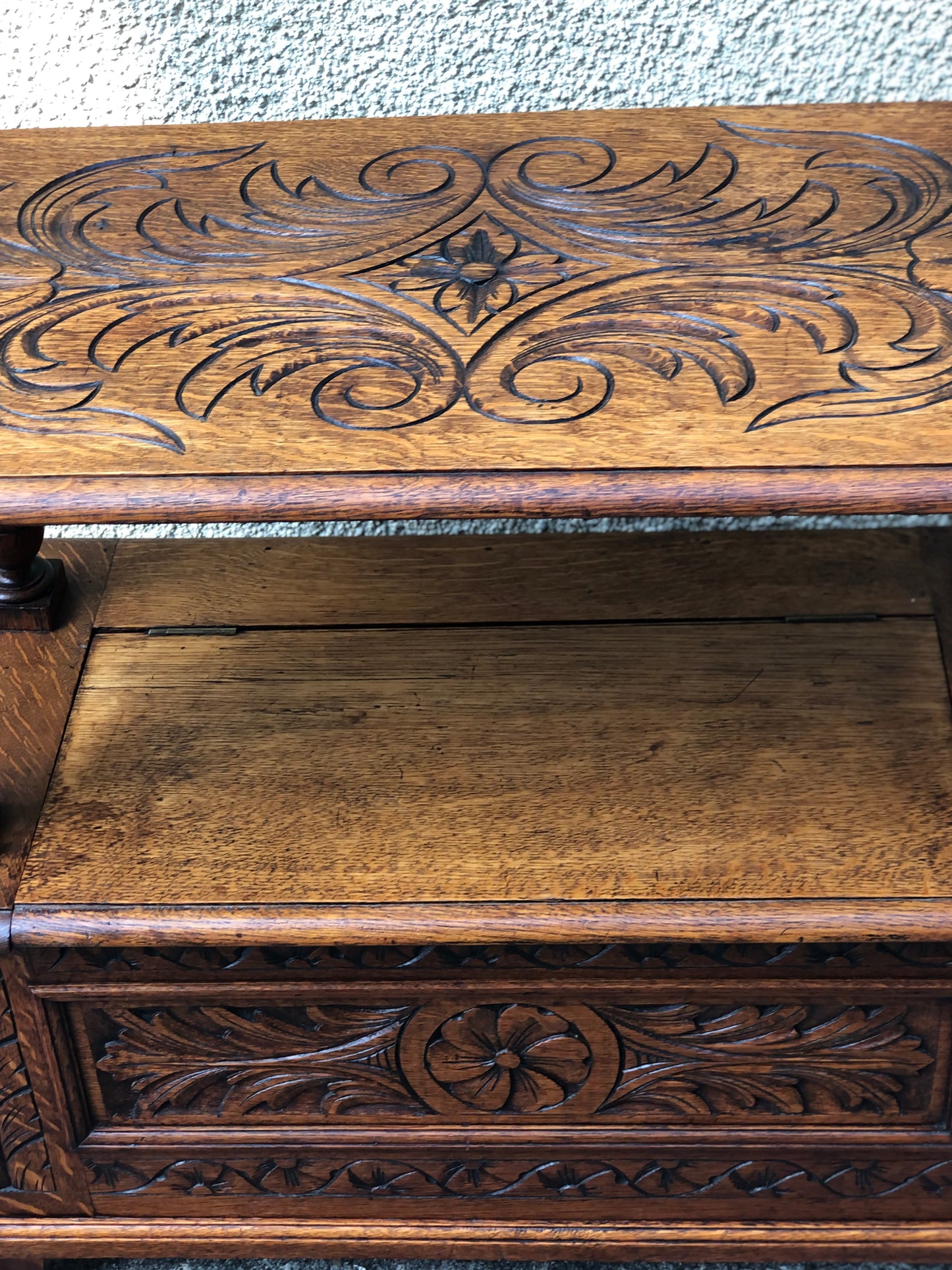 000503....Handsome Vintage Carved Oak Monks Bench Or Hall Seat