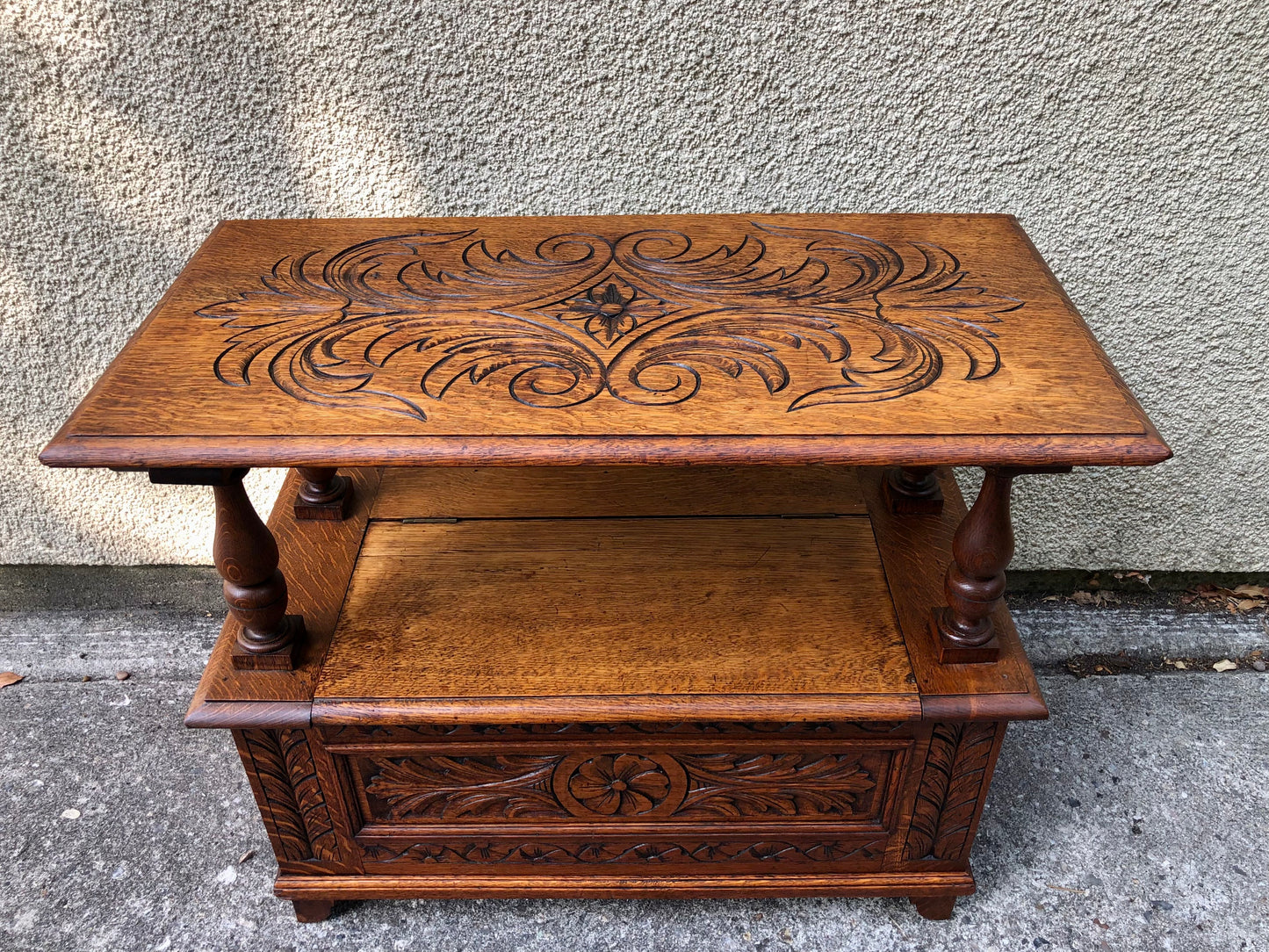 000503....Handsome Vintage Carved Oak Monks Bench Or Hall Seat