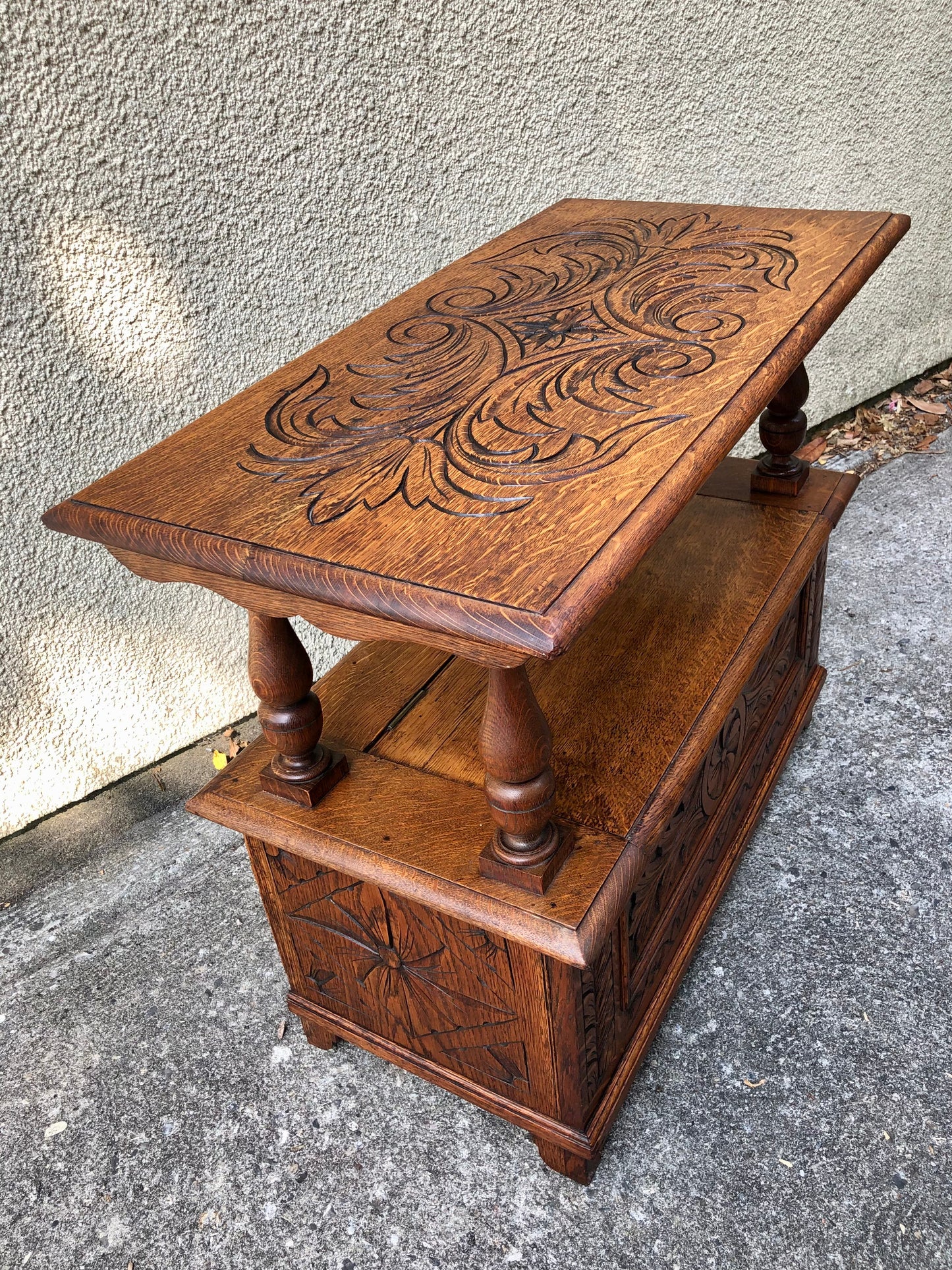 000503....Handsome Vintage Carved Oak Monks Bench Or Hall Seat