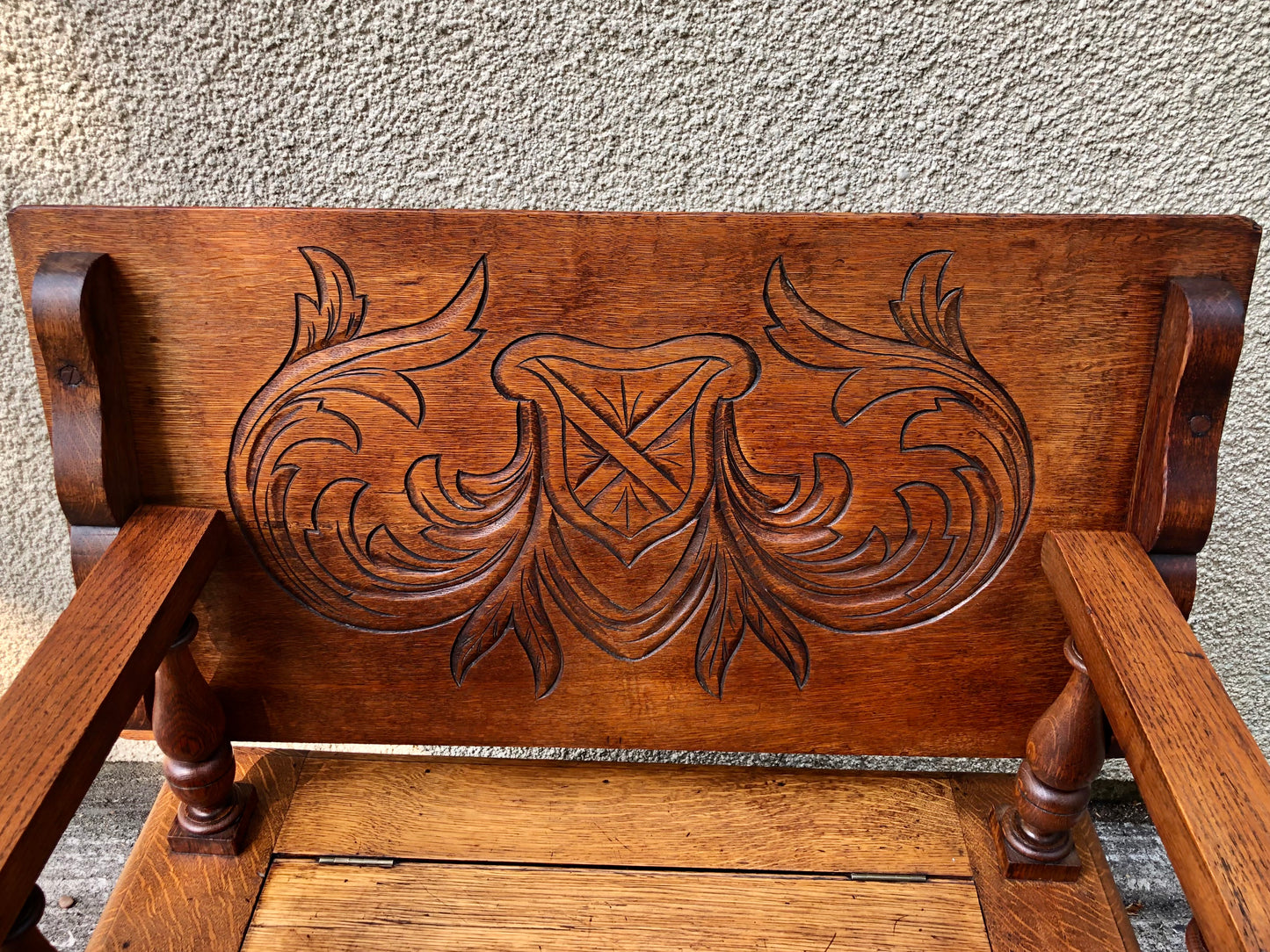 000503....Handsome Vintage Carved Oak Monks Bench Or Hall Seat