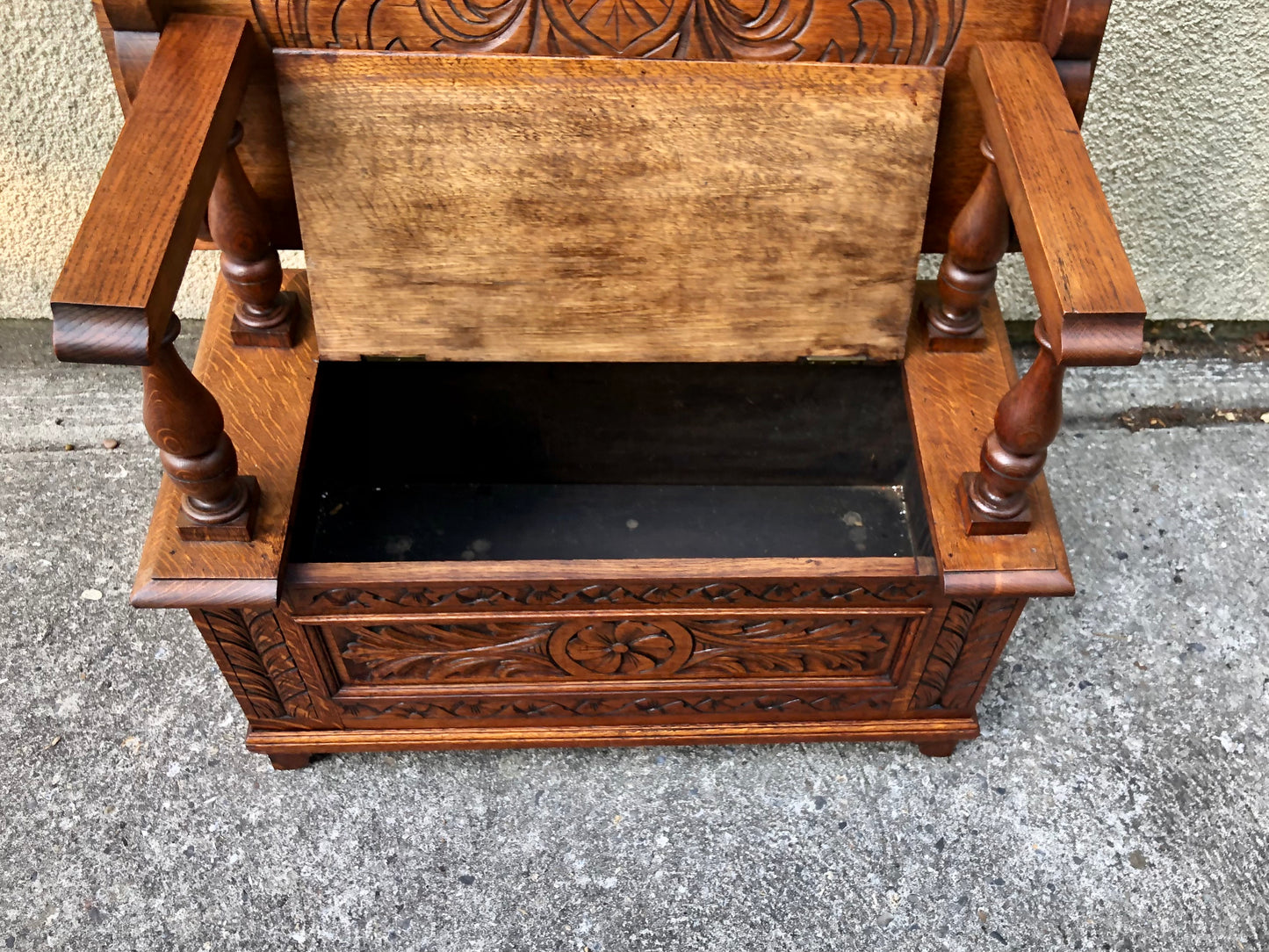 000503....Handsome Vintage Carved Oak Monks Bench Or Hall Seat