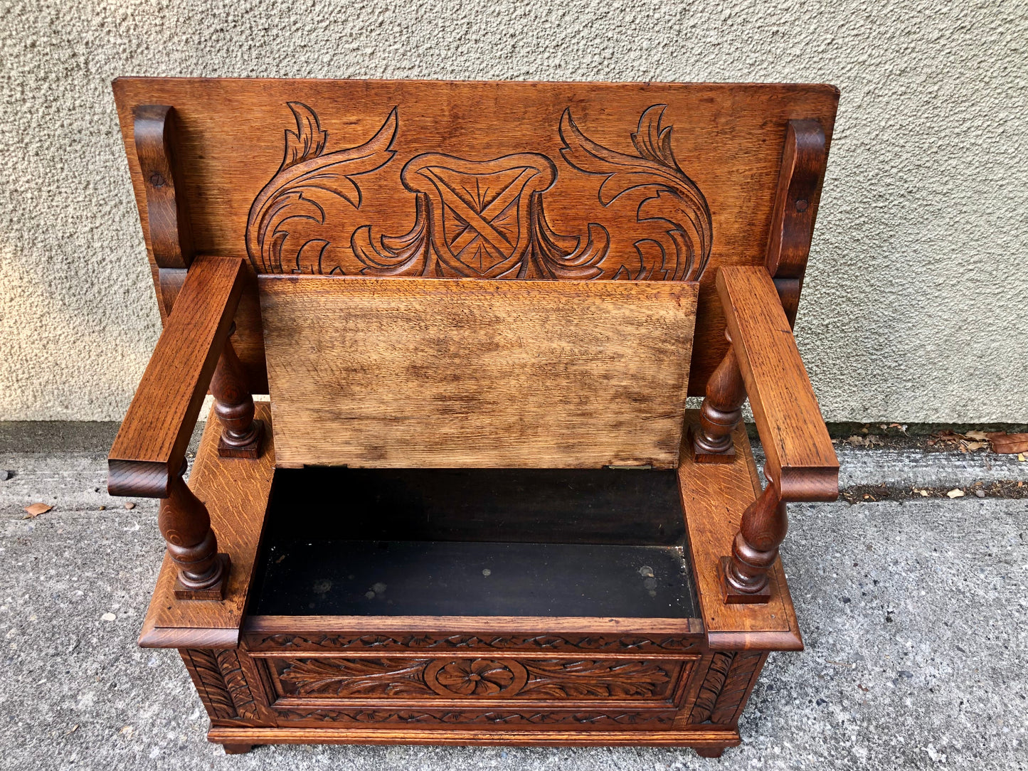 000503....Handsome Vintage Carved Oak Monks Bench Or Hall Seat