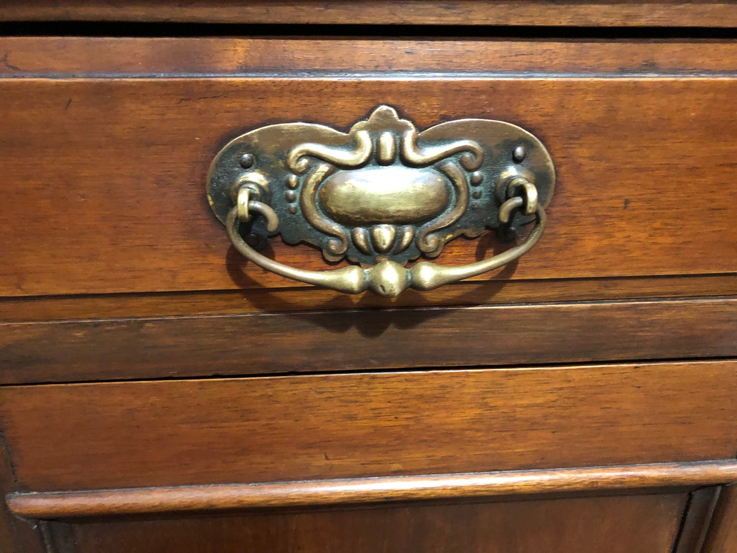 000643....Handsome Antique Mahogany Bookcase