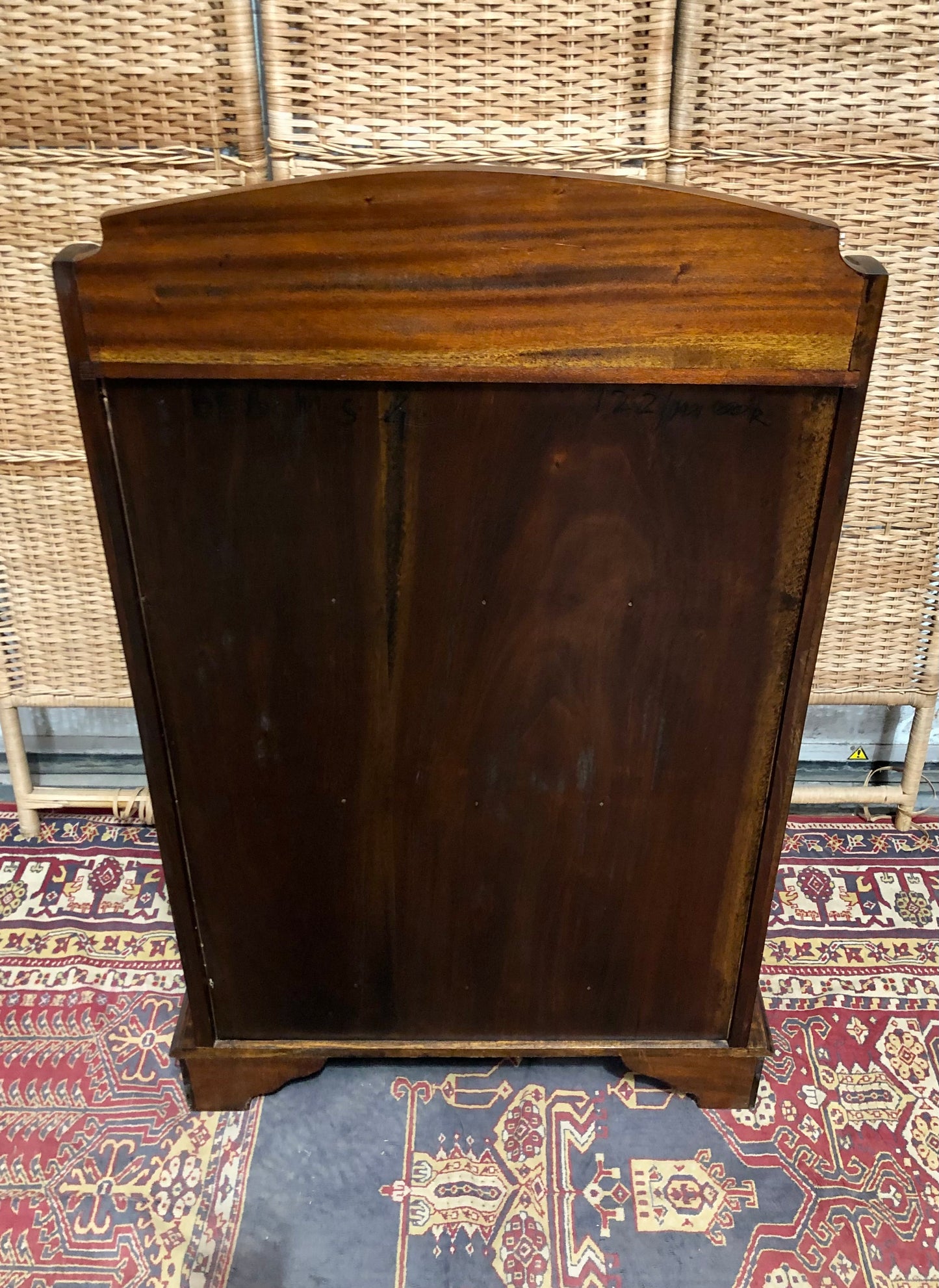 000641.... Handsome Vintage Mahogany Bookcase