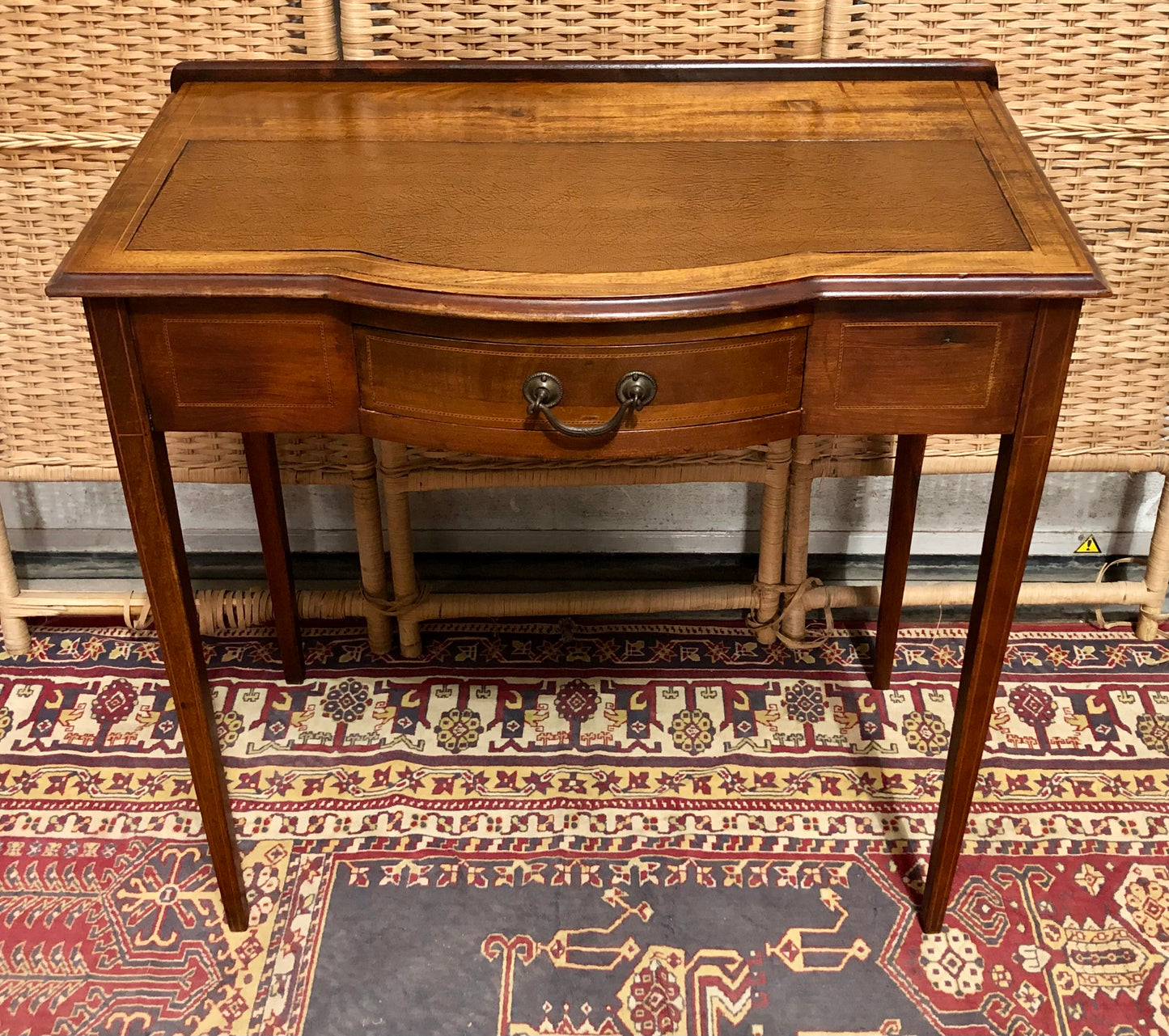 000640....Handsome Edwardian Mahogany Writing/Dressing Table