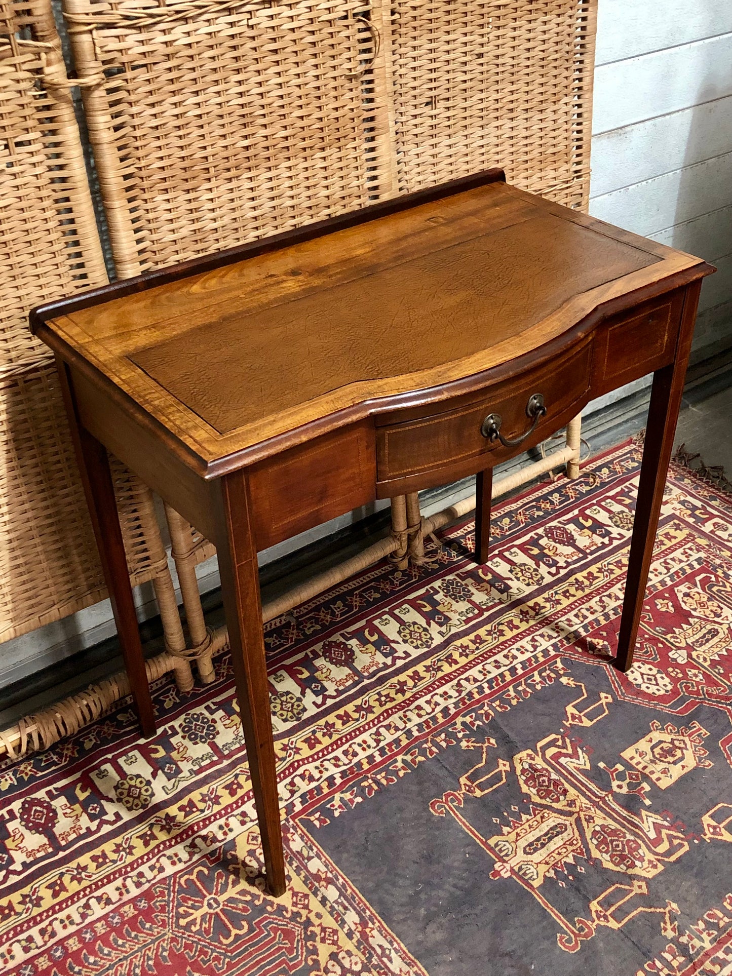 000640....Handsome Edwardian Mahogany Writing/Dressing Table