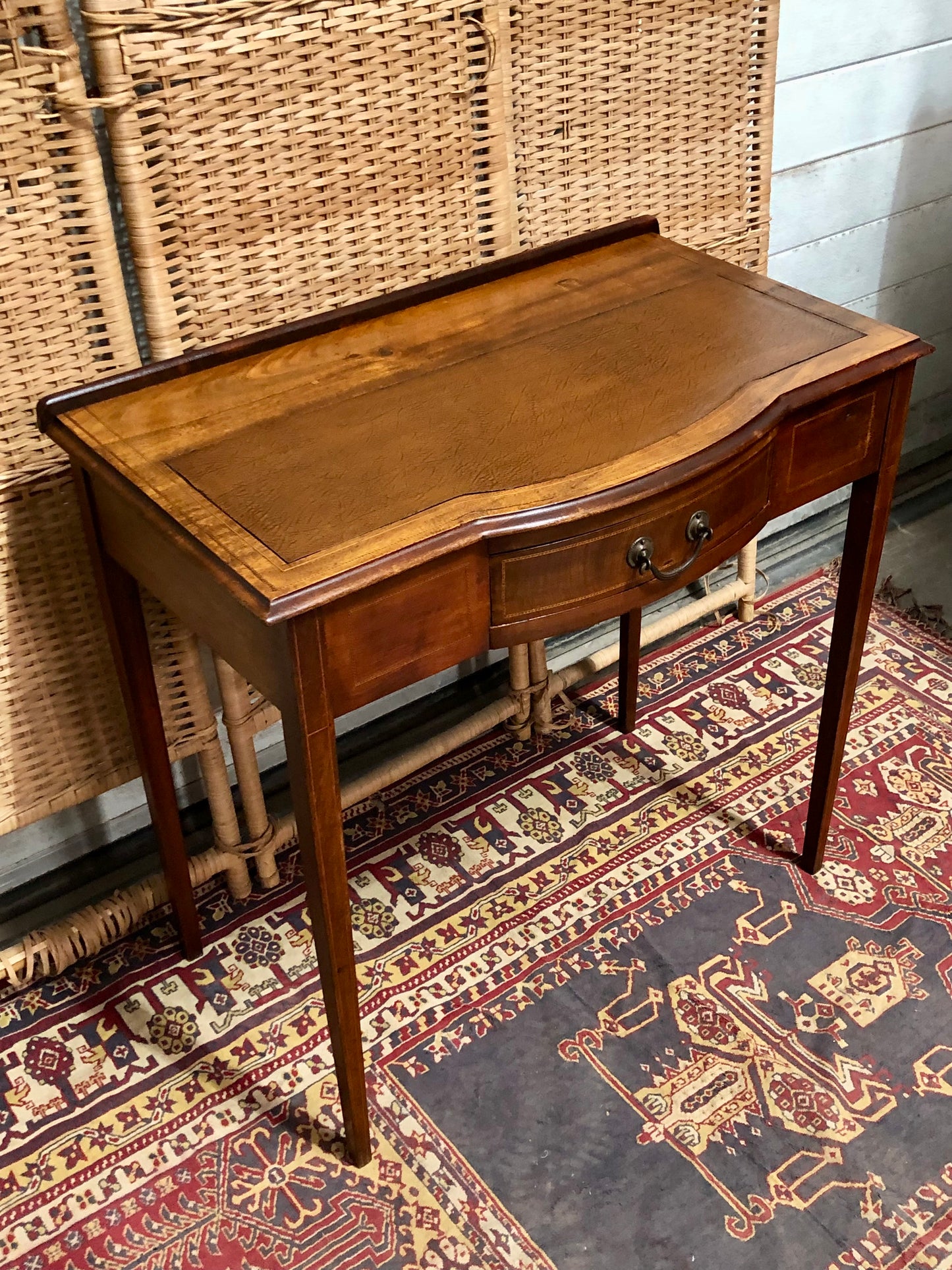 000640....Handsome Edwardian Mahogany Writing/Dressing Table